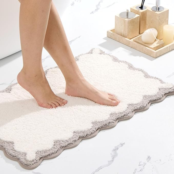 ORTIGIA Gray and White Scalloped Bath Mat, Luxury Microfiber Bathroom Rug Non Slip Washable, Cute... | Amazon (US)
