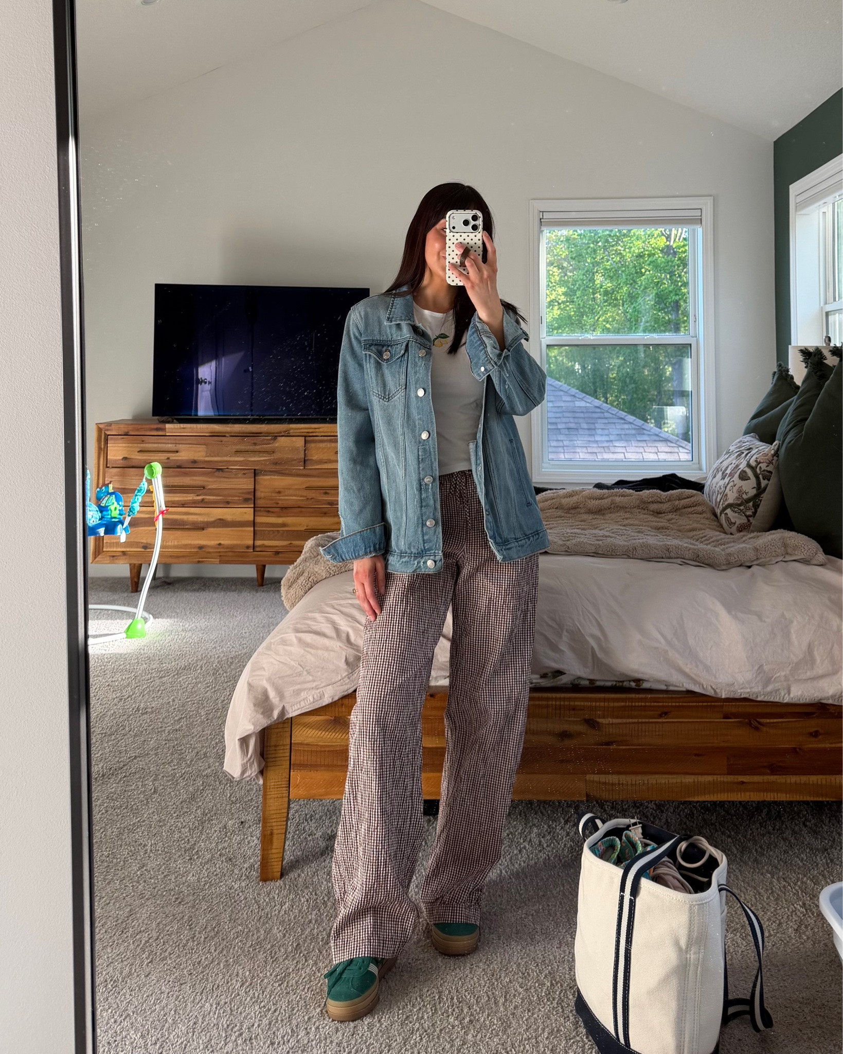 My travel outfit - target pants, gazelle adidas sneakers, GAP baby tee !!

#LTKootd #LTKSeasonal #LTKTravel