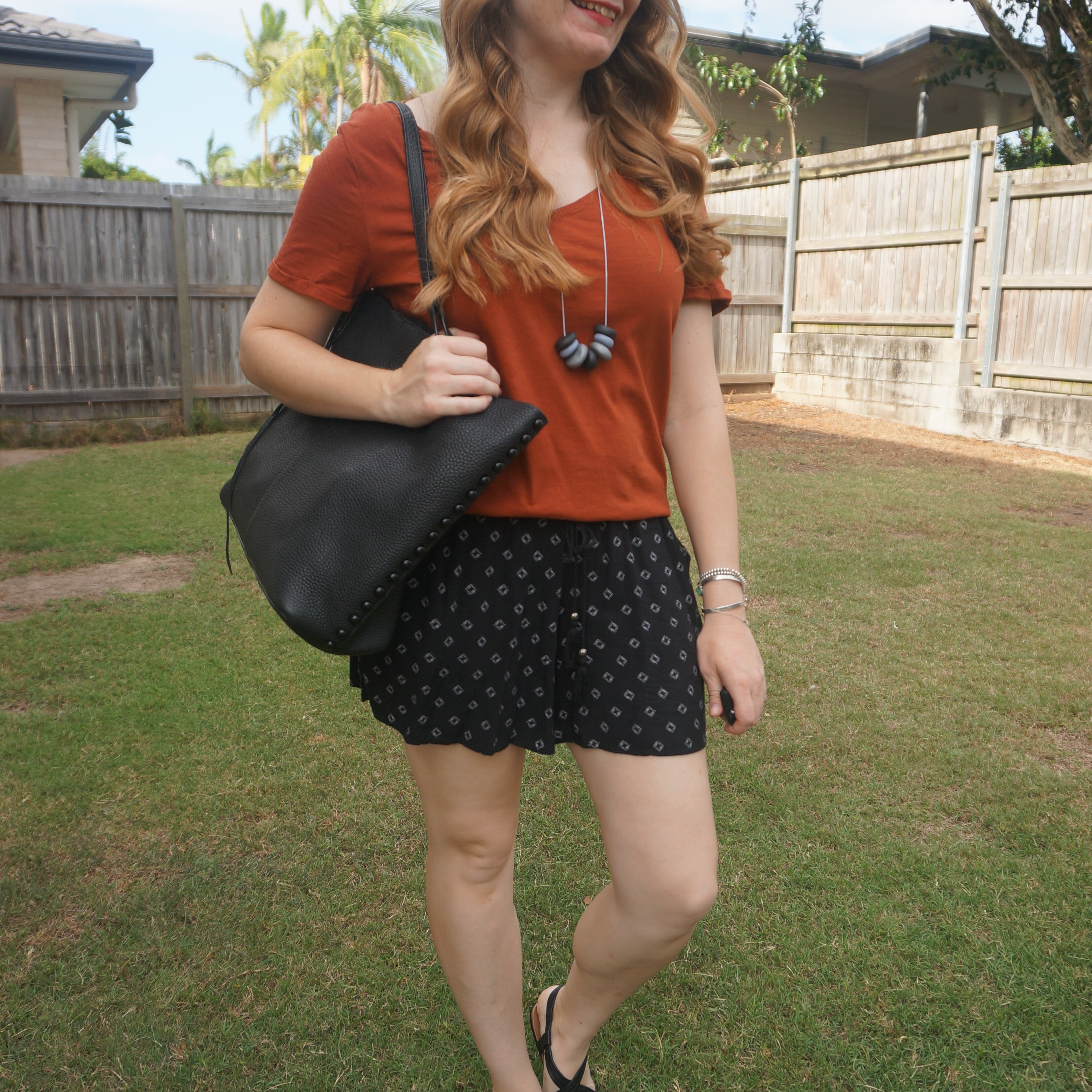 Rust tee, black printed shorts and black unlined Rebecca Minkoff medium tote bag 🖤

#LTKbag #LTKspring #LTKaustralia