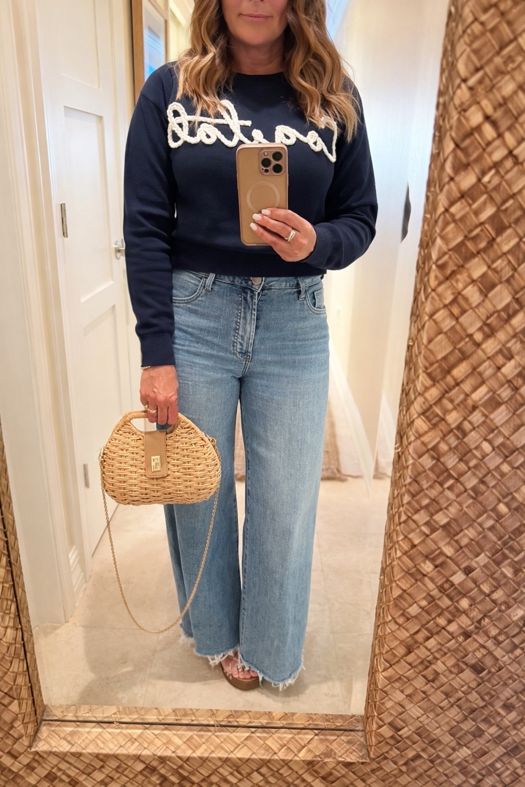 Spring Break Coastal sweater and the cutest vacay handbag EVER! Totally affordable! 

#LTKootd #LTKmomlife #LTKdayinmylife