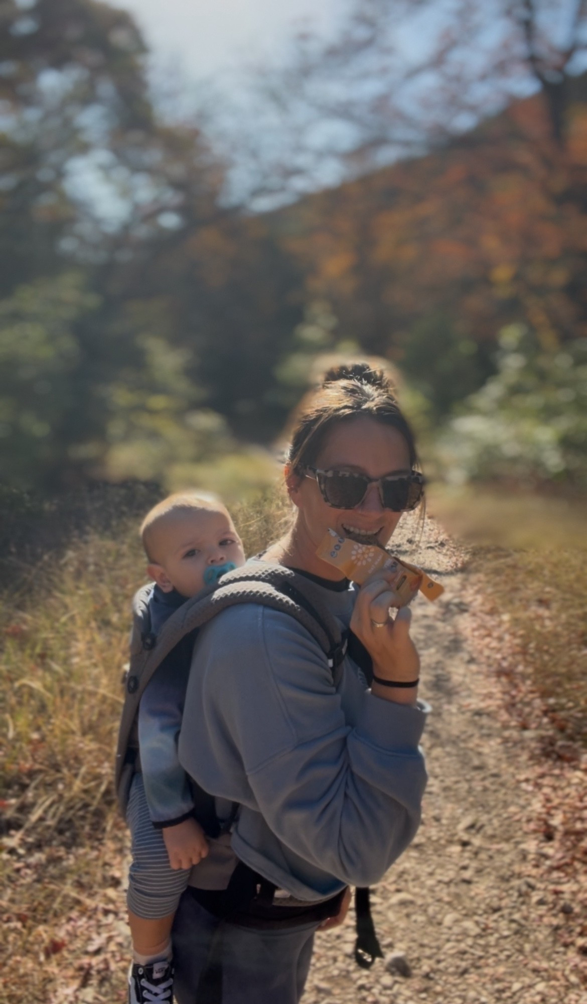 mid-hike refuel with @oatmama bars! not only taking care of hunger but also supporting lactation! #ad 