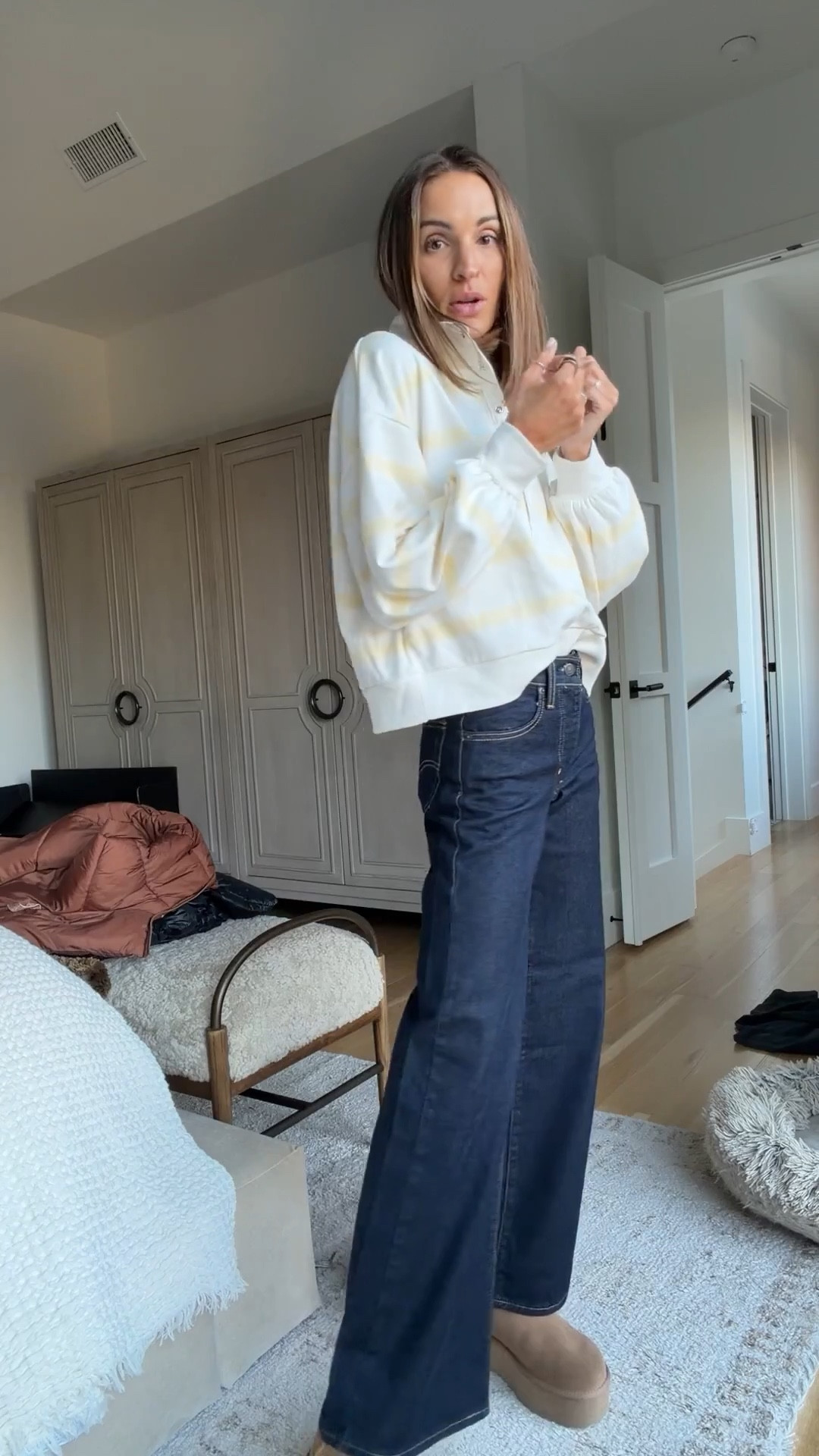 more target finds 😍 obsessed with this cozy sweatshirt and how easy it is to dress up or down! 🙌🏼