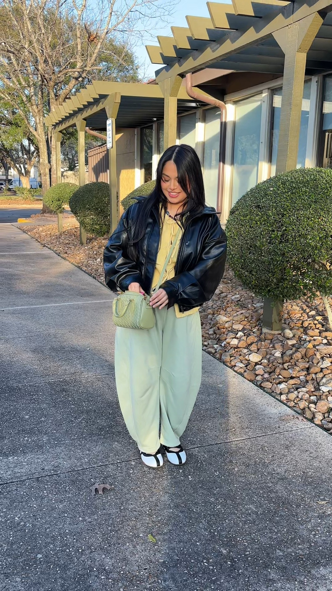 These sneaker flats elevate any comfy cute outfit ! 🥰 




#LTKmomlife #LTKPetite #LTKootd