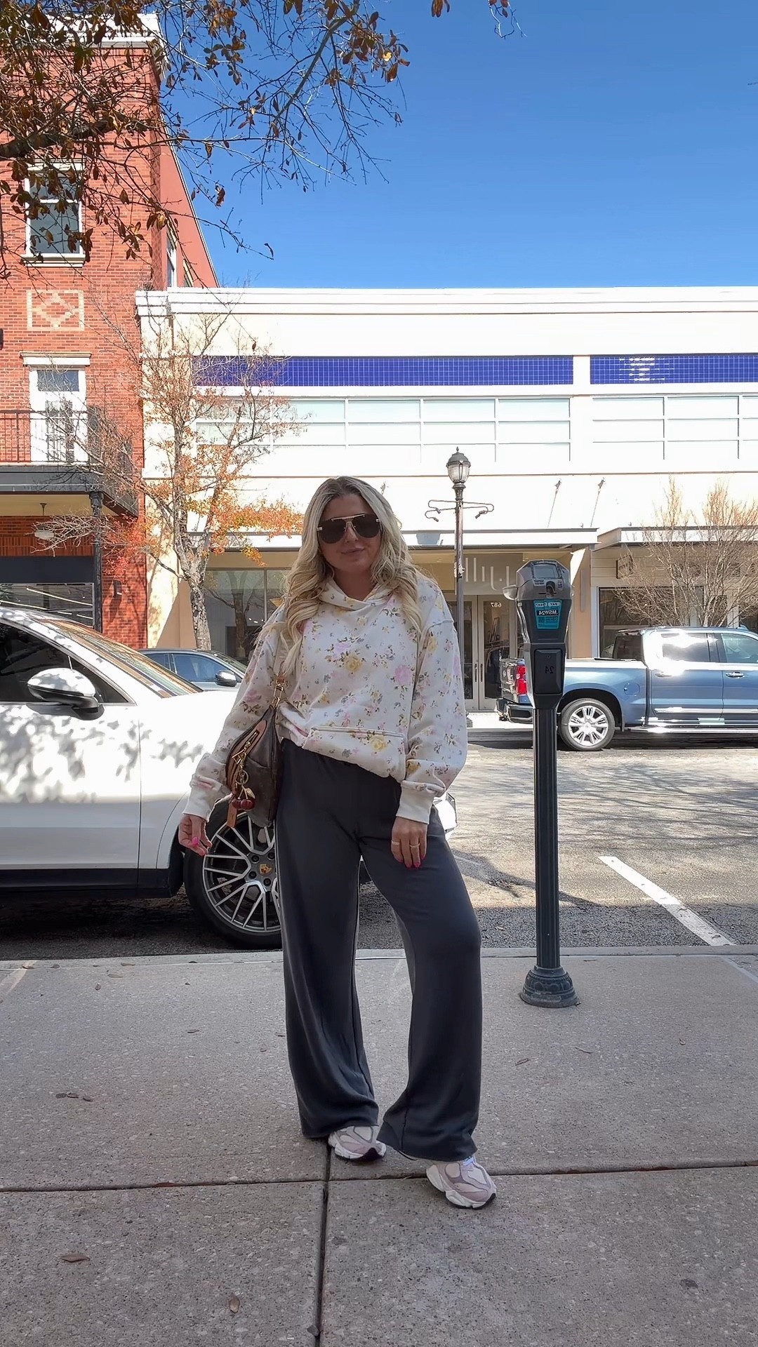 OOTD 
Size small
New balance tts
Lv bumbag


#LTKootd