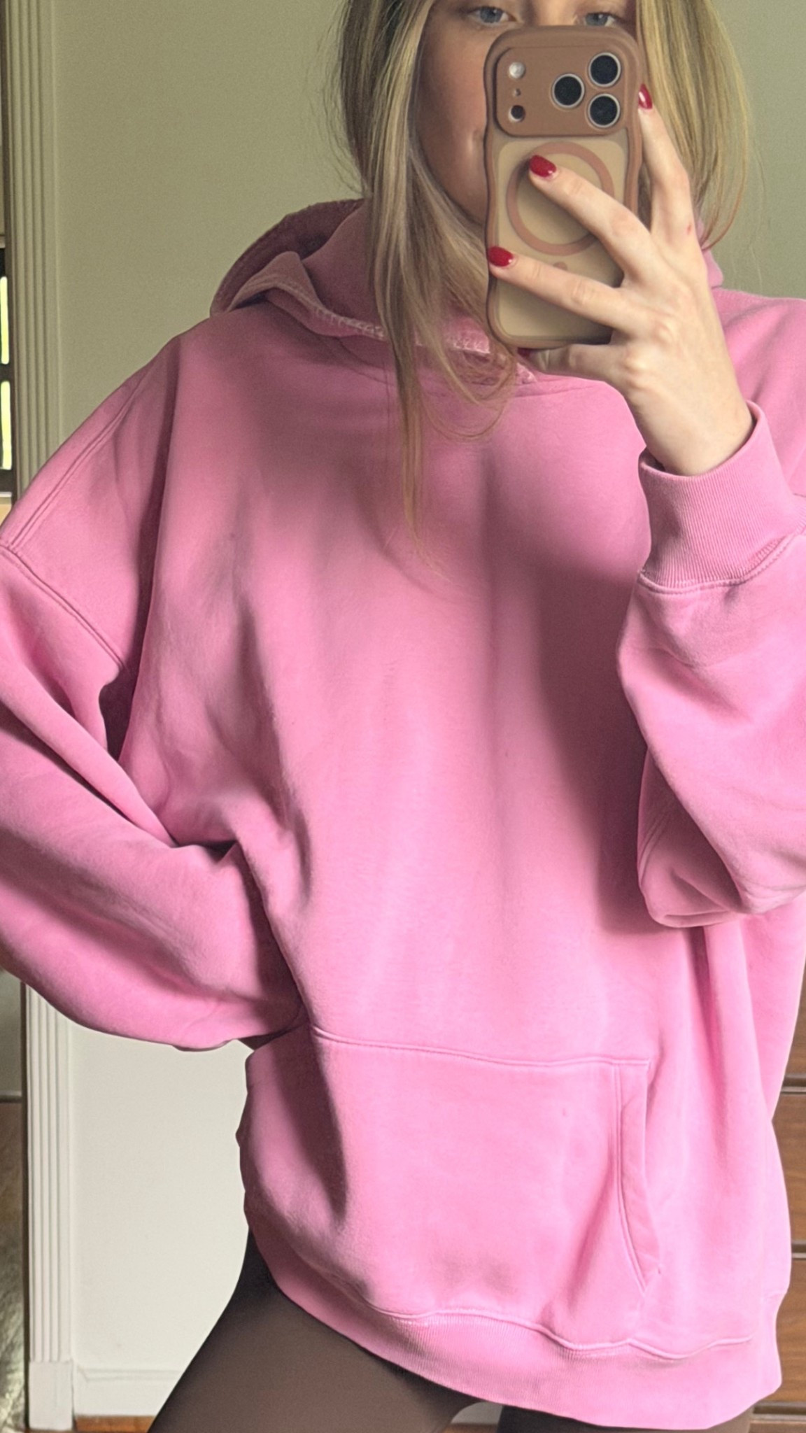 Pink hoodieeeeee