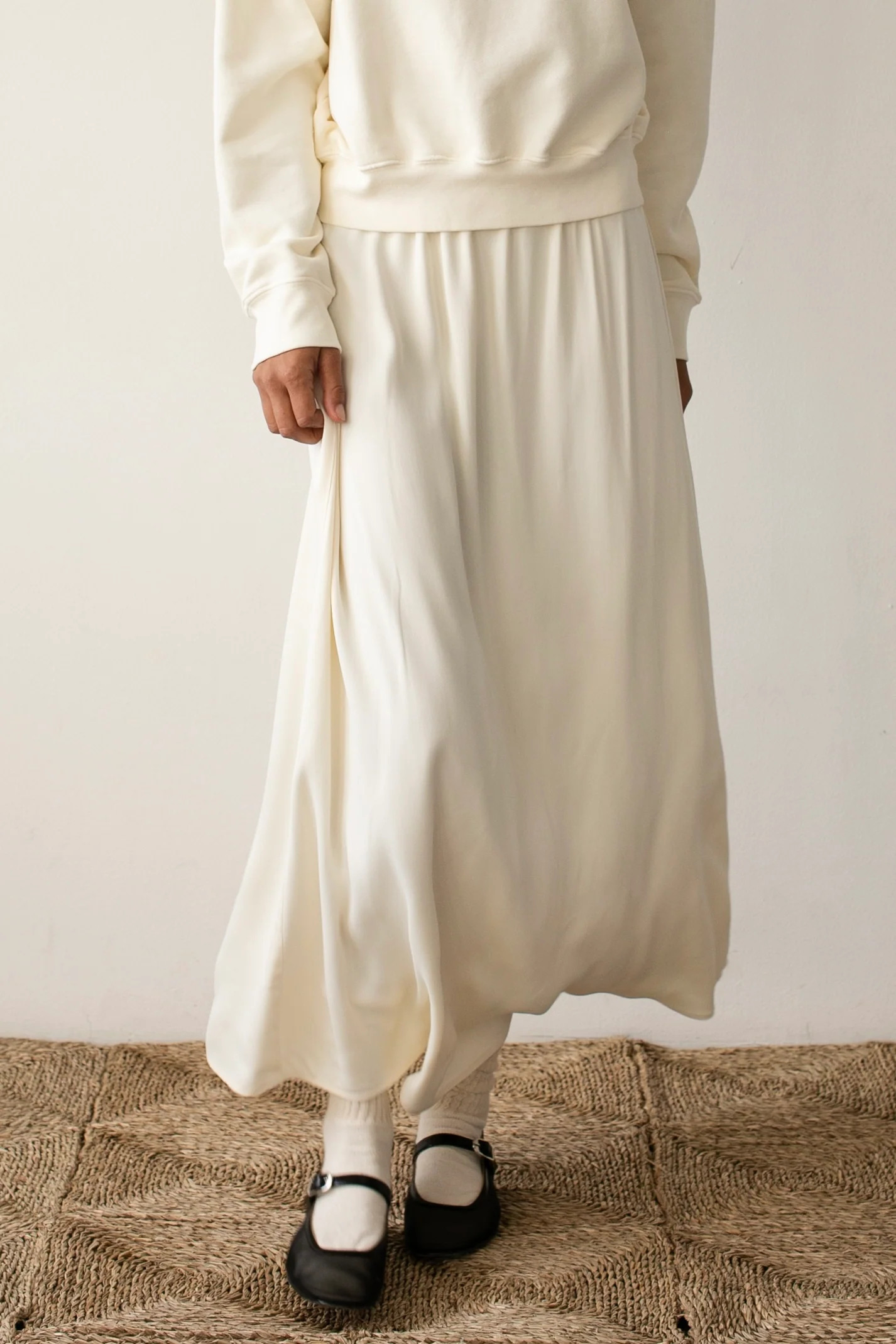 The Satiny Simple Skirt | DONNI.