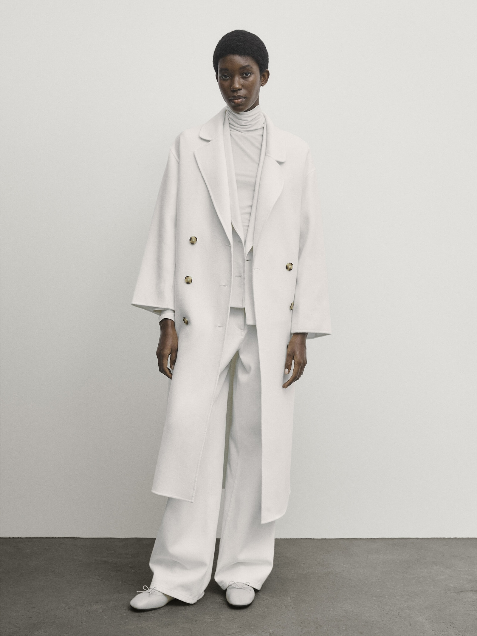 Langer zweireihiger Mantel aus Wollmischung | Massimo Dutti DE