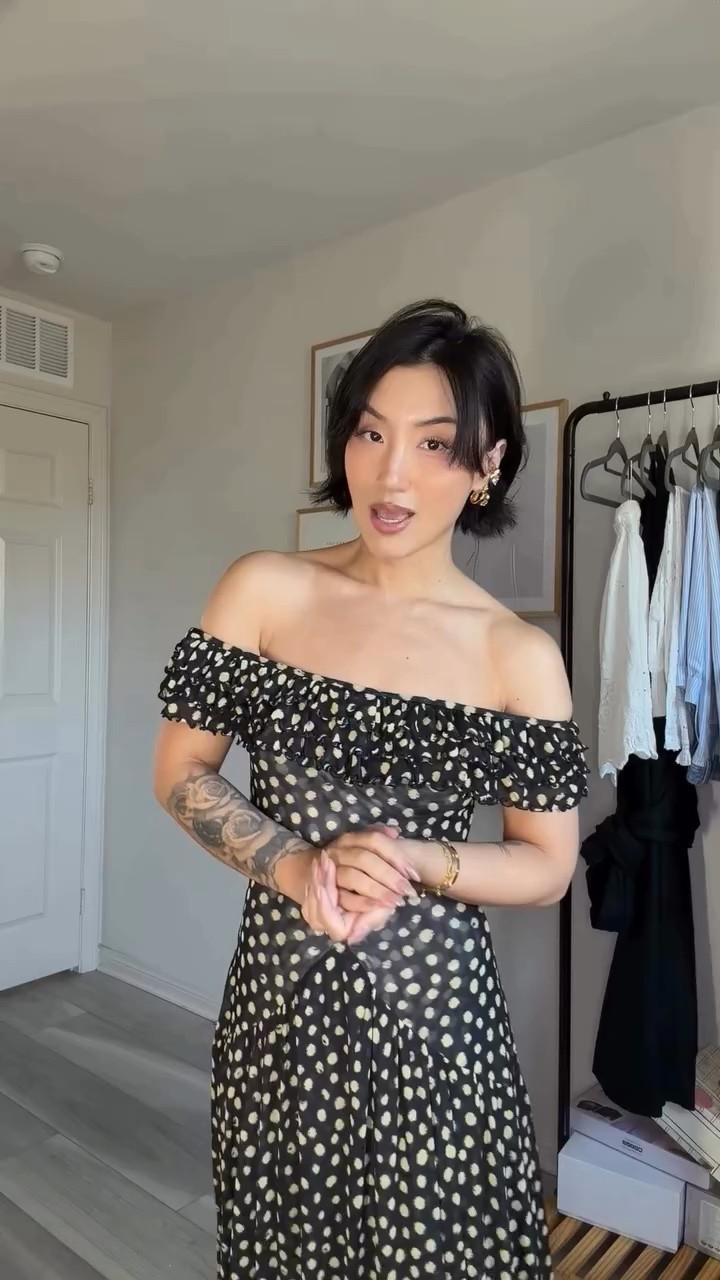 **Style Over 40 – 44th Birthday Shop Haul 🎉🛍️**

A little birthday treat to myself. 🤍 While we were in Palm Springs, I couldn’t *not* stop by **Desert Hills Premium Outlets**. They honestly have some of the best luxury selections, and it’s always fun finding pieces you’ve had your eye on at a much better price. ✨

This time I came home with a new pair of shoes and a new bag—both pieces I know I’ll be wearing for years. And a special thank you to my hubby for surprising me with the **Clueless-inspired Nike Air Force 1s** 💛💙 They might just be my favorite gift of all.

I’ve definitely become much more intentional with shopping over the years. I’d rather bring home a few pieces I truly love than buy a lot just for the sake of it. Quality over quantity has become my approach, and honestly, it’s made getting dressed so much easier. 🤍

#StyleOver40 #BirthdayHaul #LuxuryShopping #DesertHillsOutlets #IntentionalStyle

#LTKOver40 #LTKootd #LTKgrwm