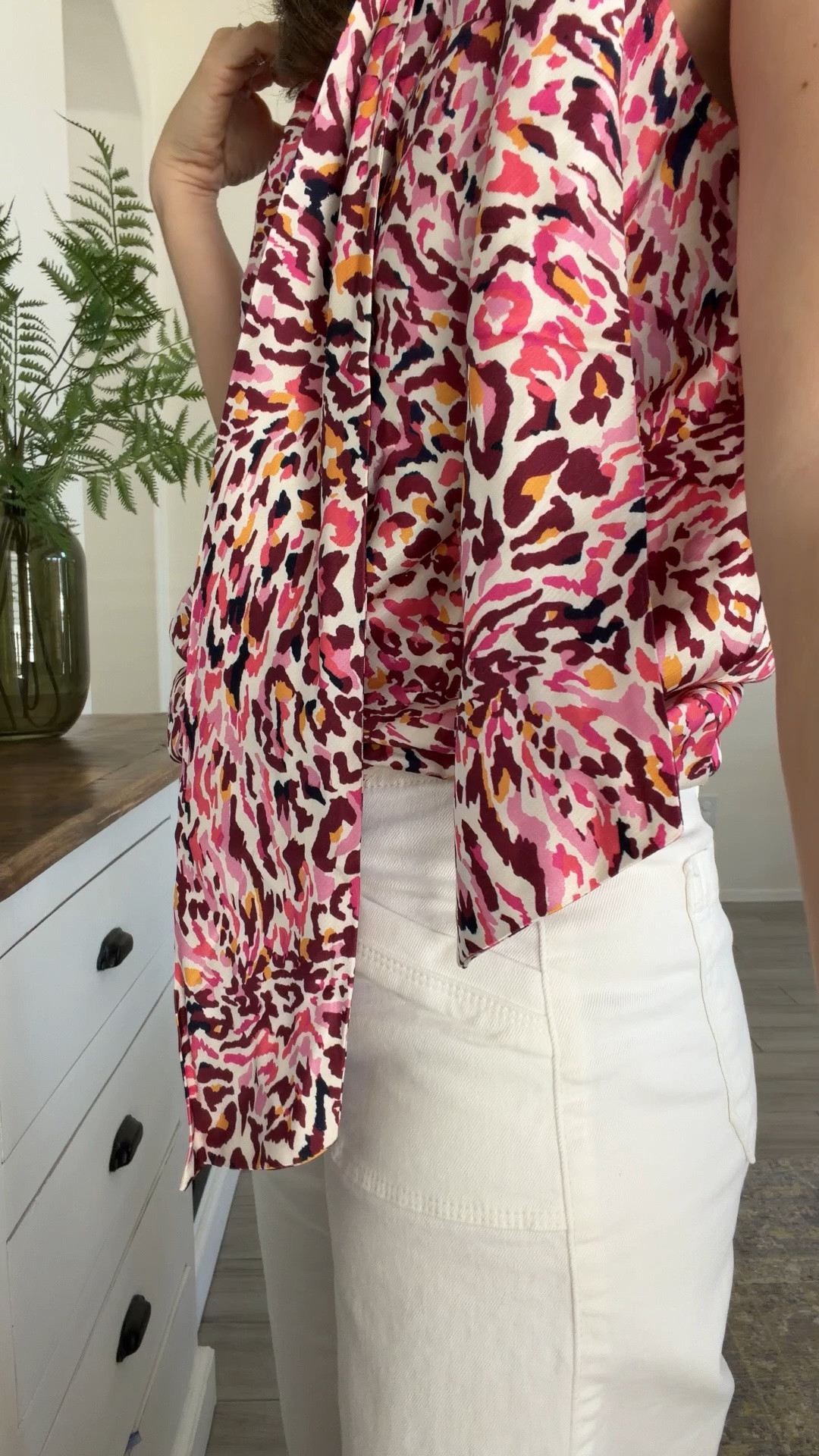 The kind of top that makes white jeans feel easy instead of intimidating. Lightweight, flattering, and gives “put together” without trying too hard. Perfect for summer dinners, vacations, or when you want your outfit to do the work for you.


petite-friendly outfit, white jeans outfit, summer outfit idea, elevated casual style, vacation outfit, colorful blouse outfit, 5’2 style, chic mom outfit

#LTKootd #LTKSaleAlert

Comment SHOP below to receive a DM with the link to this post on my LTK ⬇ https://liketk.it/6dEBE