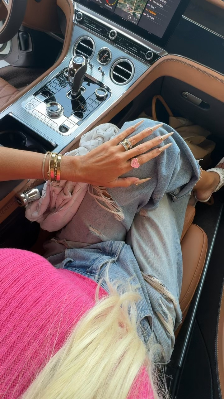 Fuck off ring in pink