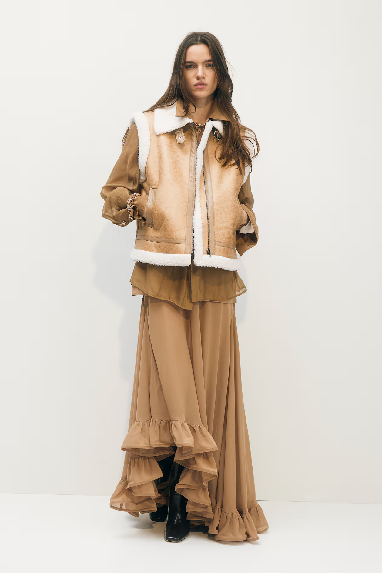 Teddy-lined gilet | H&M (UK, MY, IN, SG, PH, TW, HK)