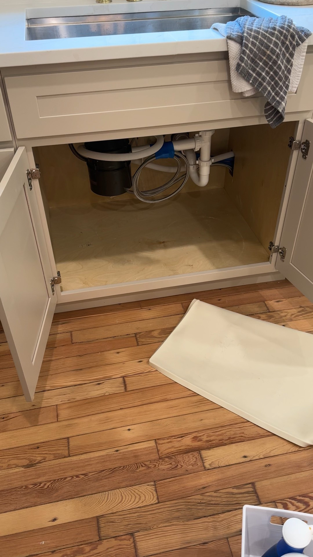Highly recommend this under sink mat 

#LTKSaleAlert #LTKHome #LTKFindsUnder50