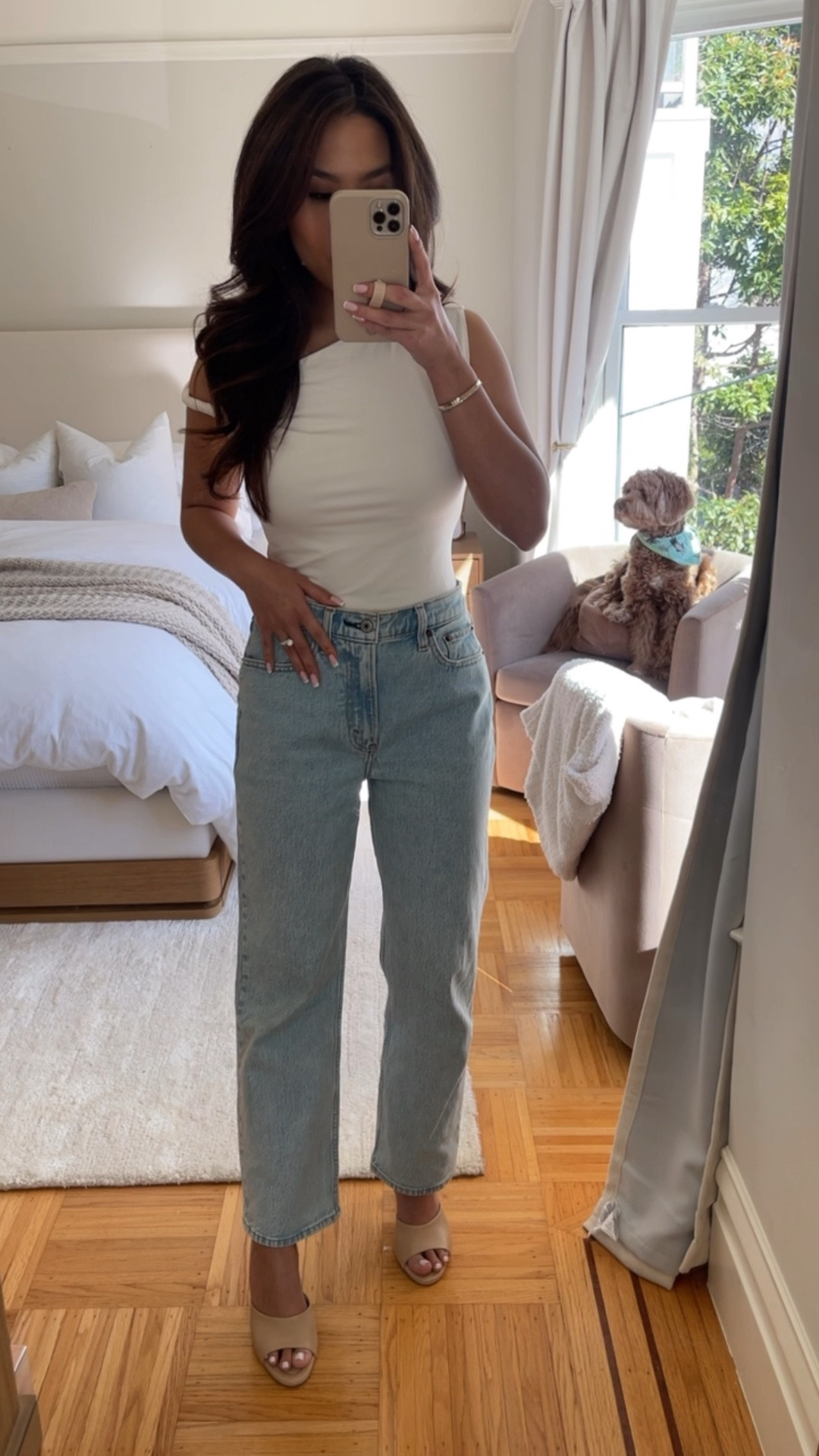 My favorite jeans from Abercrombie! They’re a straight jean and I love the relaxed fit 

TTS, wearing 25 short in light wash 



#LTKPetite