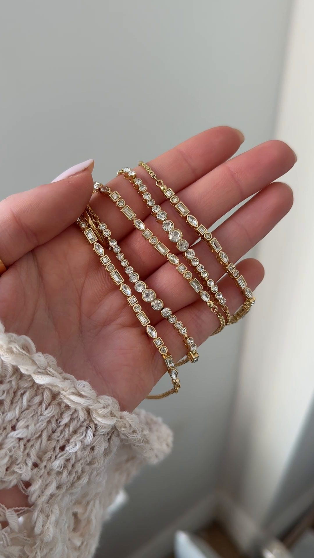 Daphne Pull Tie Bracelet - Graduated Round Stone | BaubleBar (US)