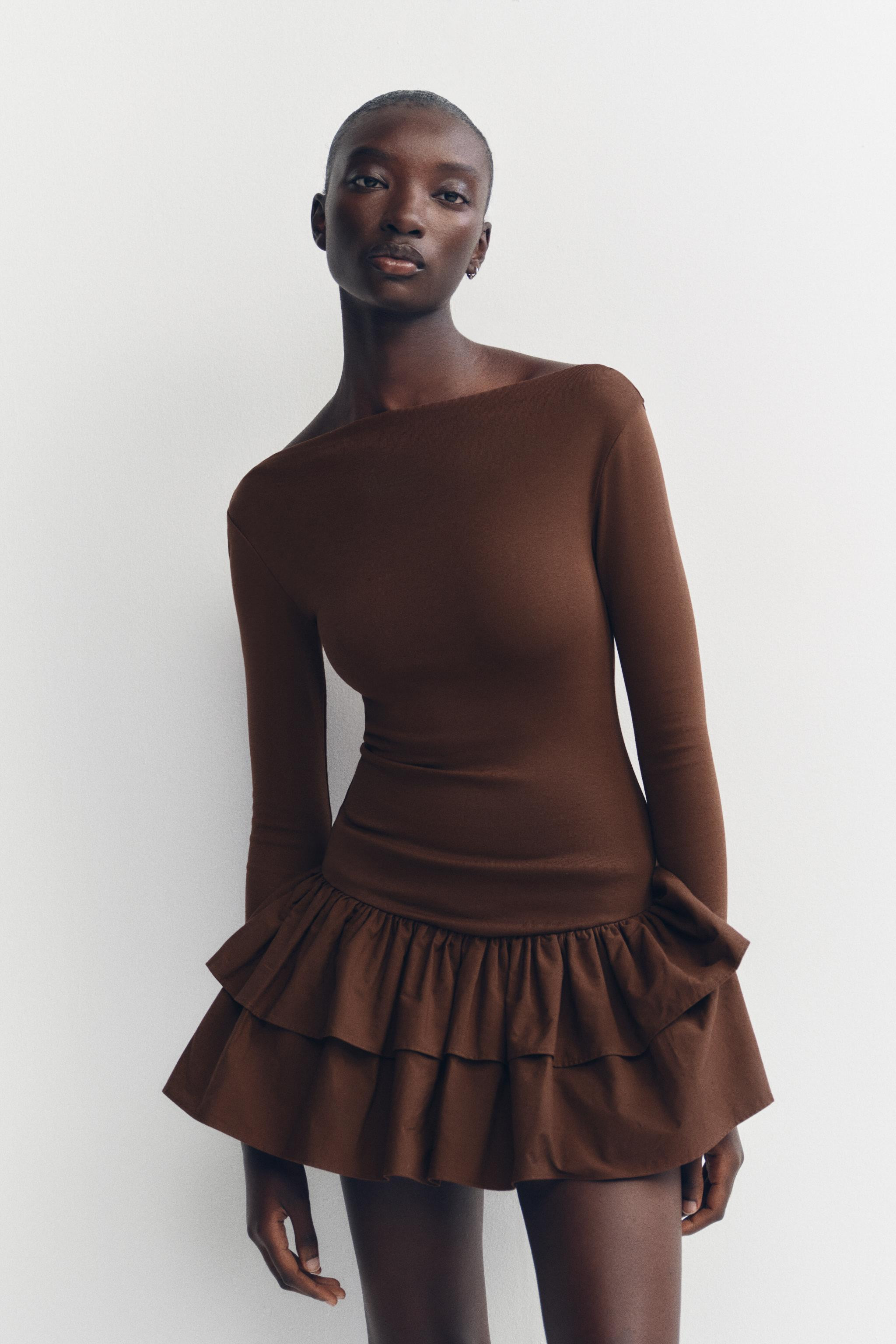 Fitted boatneck dress with long sleeves. Tonal ruffles trim at hem. | Zara US