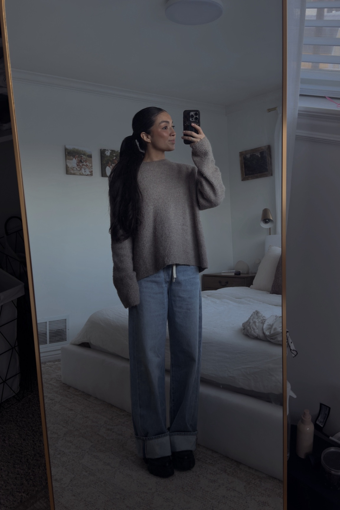 i know i say this a lot but this outfit is so cozy!! plus theSE jeans are THE COMFIEST !! 

#LTKStyleTip #LTKFindsUnder100 #LTKPetite