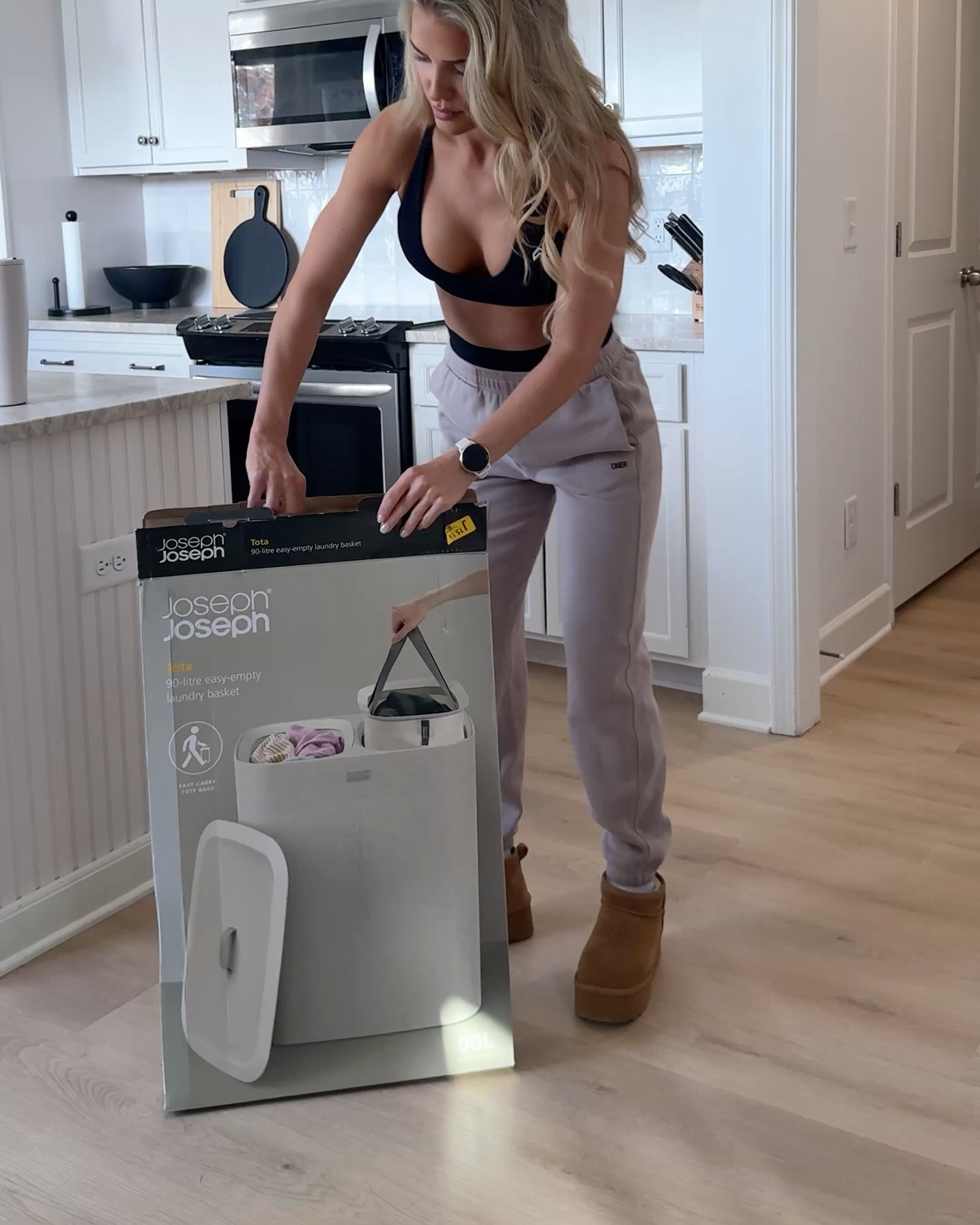 the sleekest hamper ✨


#amazon

#LTKHome #LTKFindsUnder100