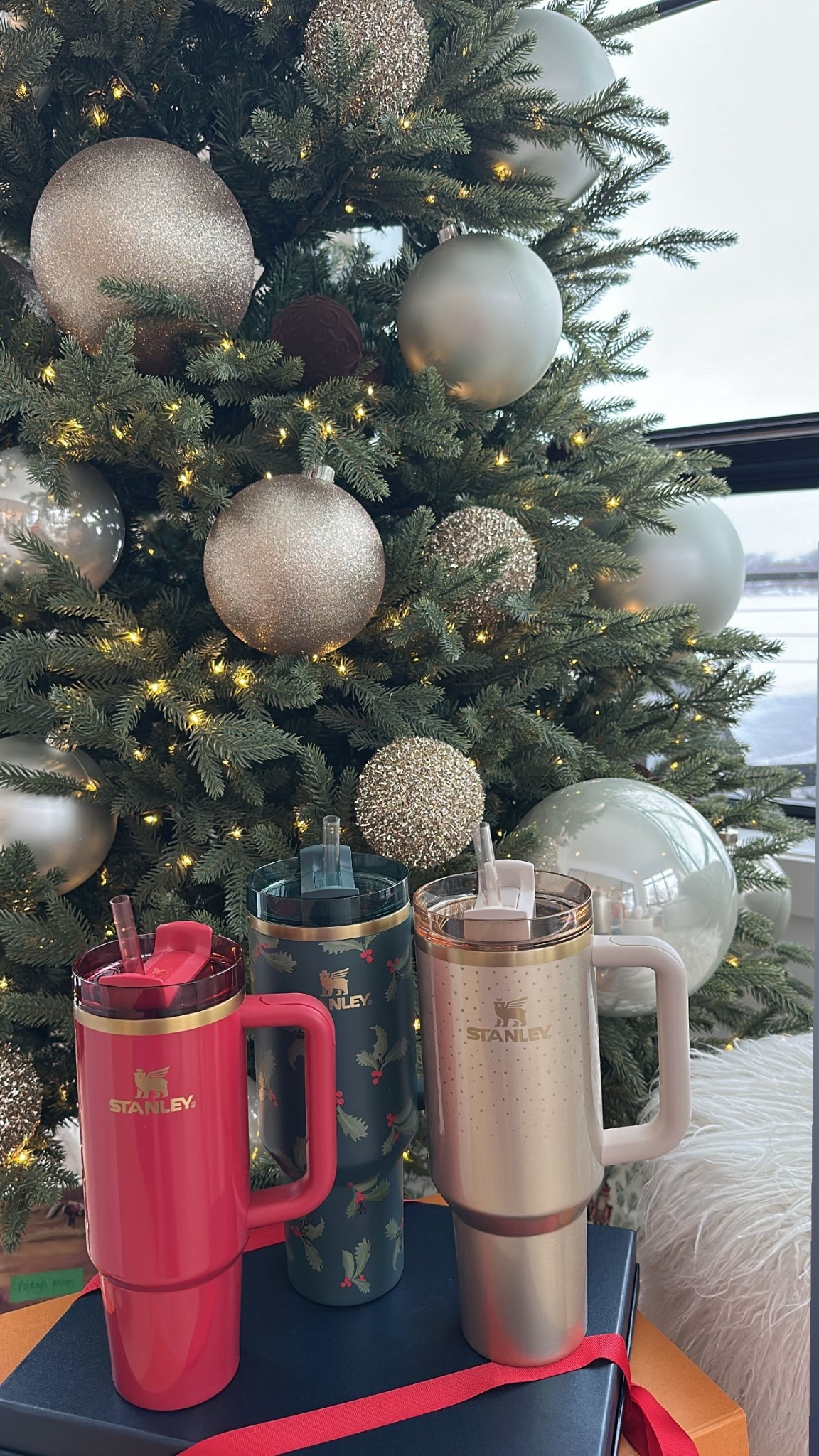 NEW holiday @stanley_brand ❤️✨🫶 perfect gift for anyone on your list #stanley1913partner 