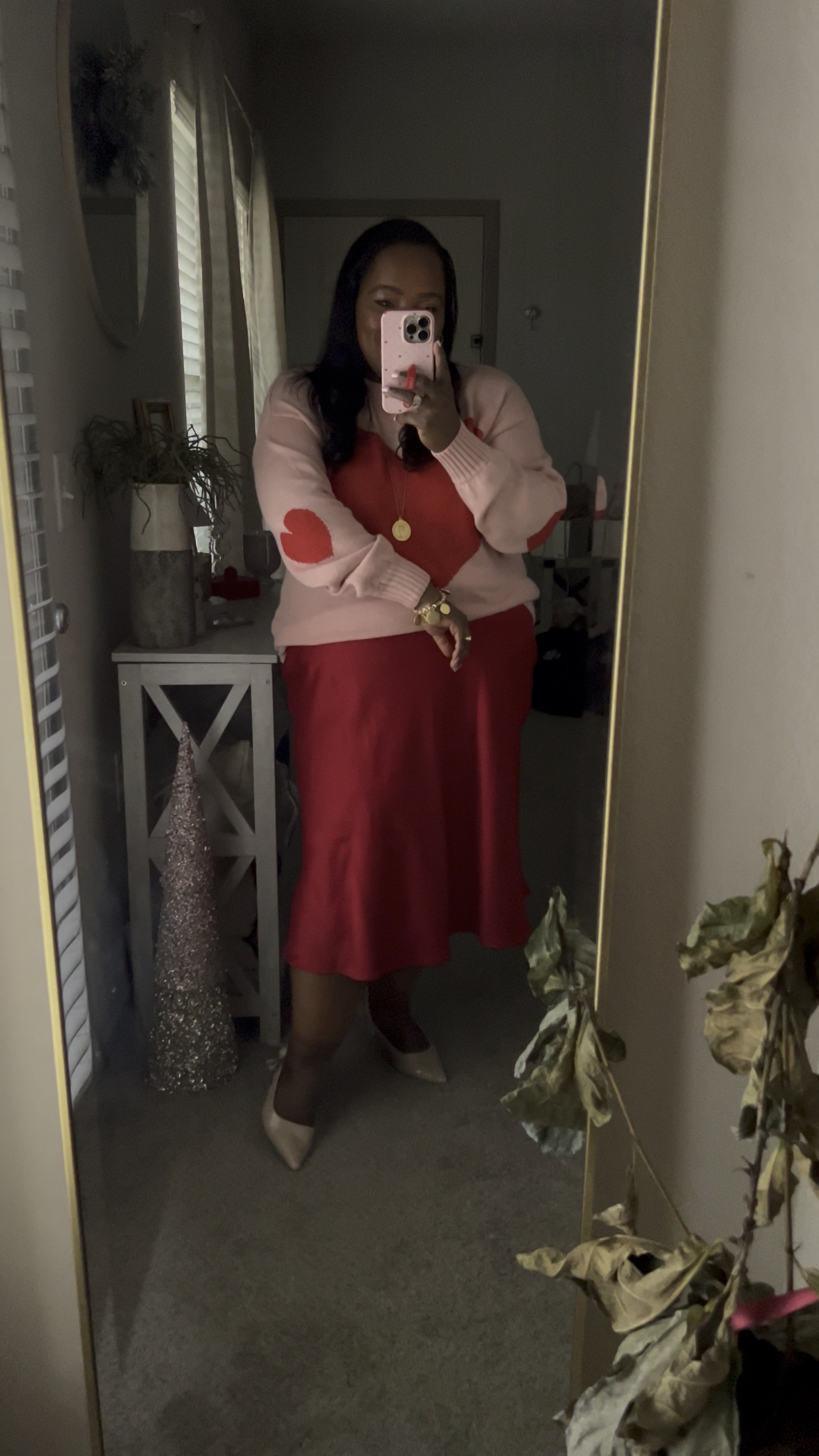 Monday OOTD: Valentines Edition! Heart sweater and red satin skirt to welcome the week of Valentine’s Day!! ❤️❤️❤️❤️

#LTKWatchNow #LTKSaleAlert #LTKWorkwear