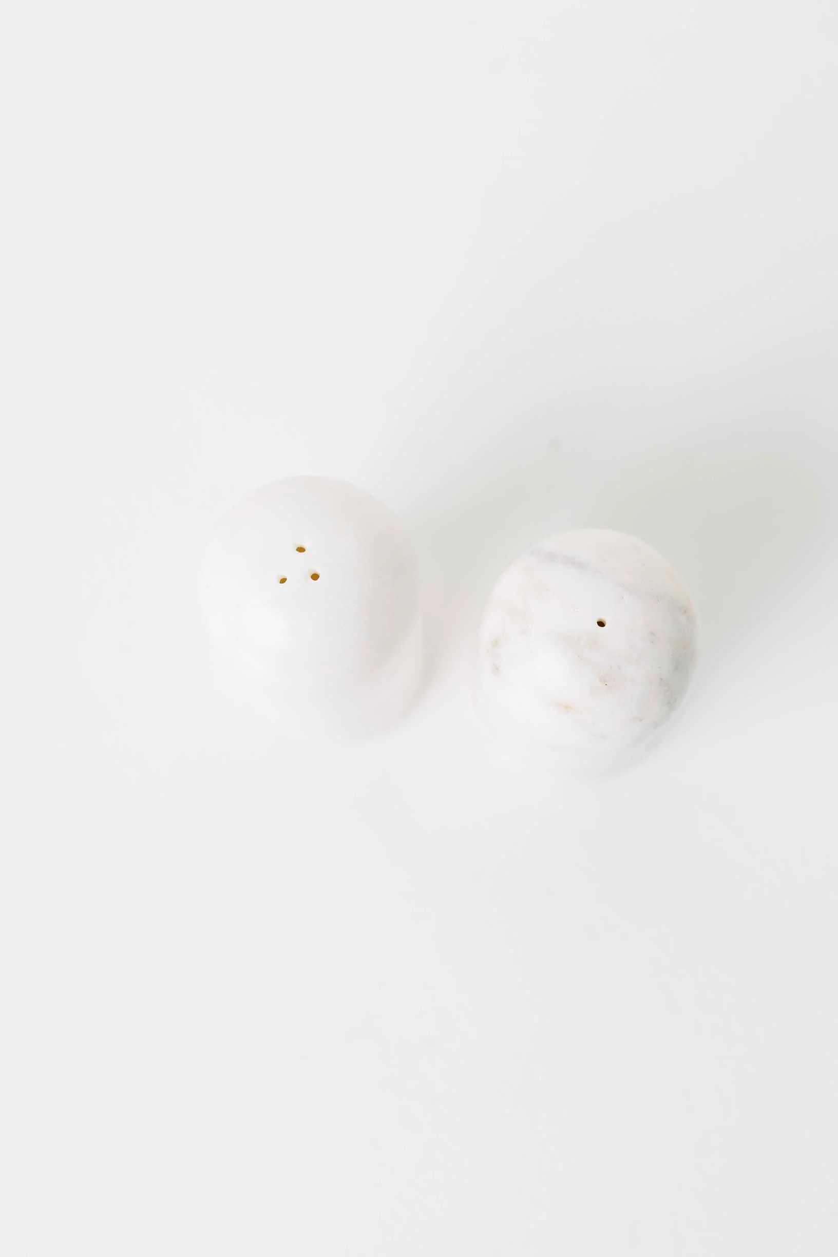 Modest Marble Salt + Pepper Shakers | THELIFESTYLEDCO