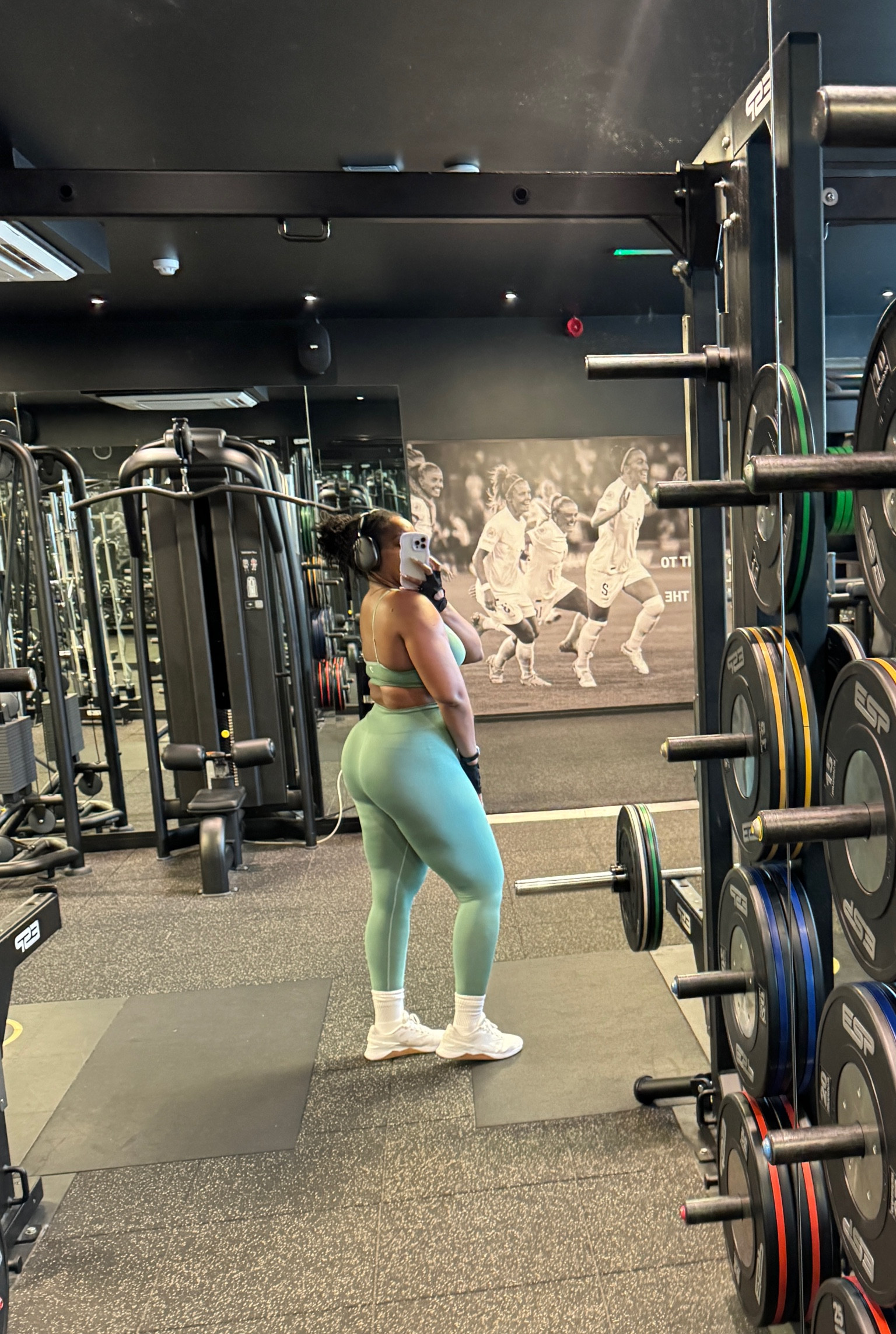 Another day, another Gymshark set hehe 💪🏾 wearing a medium in both!

#LTKFitness