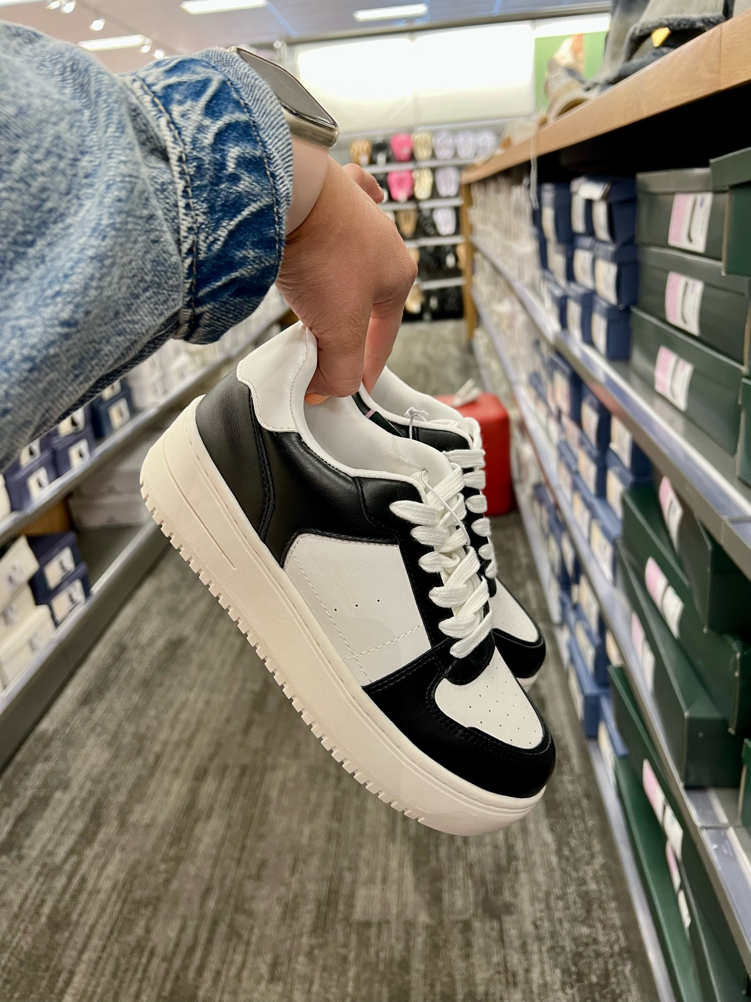 Cutie sneakers 🖤

#LTKMostLoved #LTKshoecrush