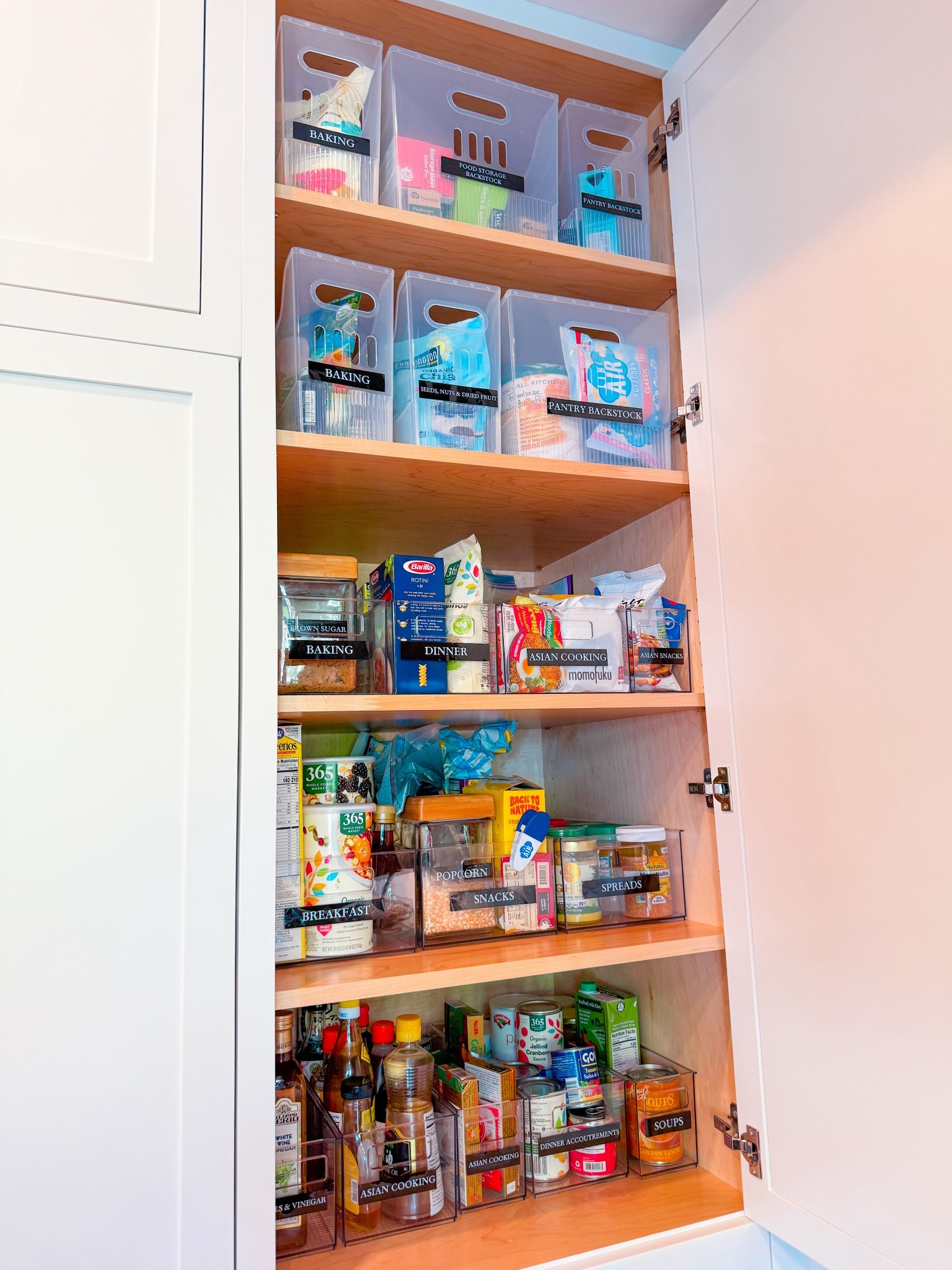 PANTRY Organizing Staples that will make meal prepping and grocery shopping so much easier! 