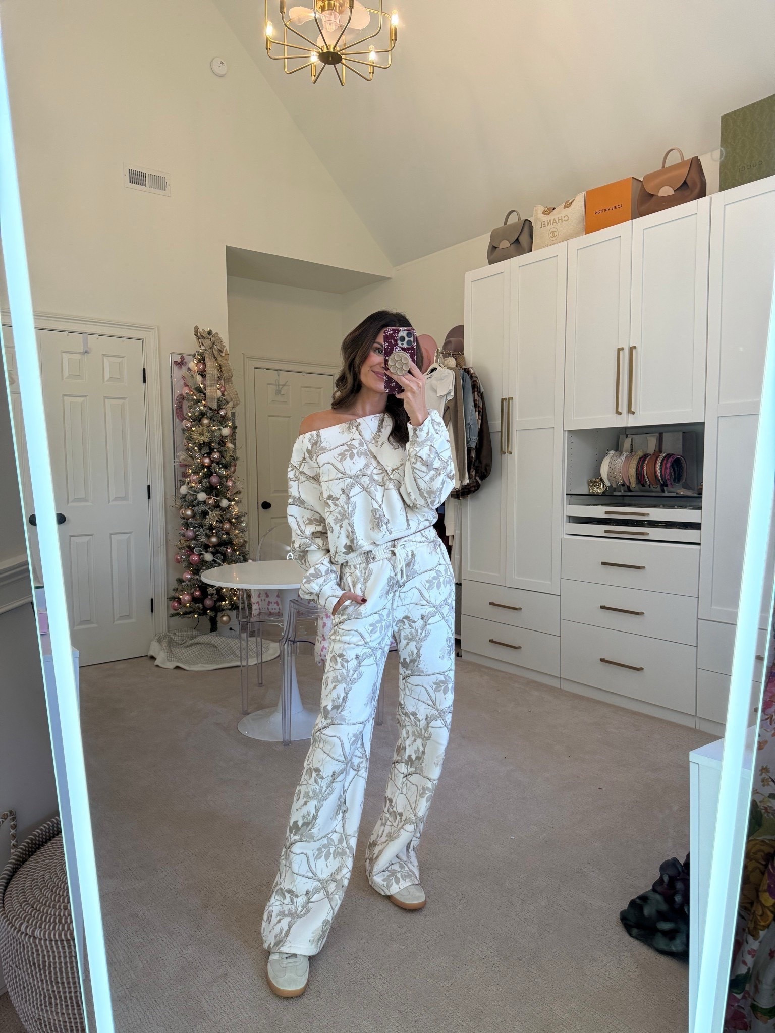 Set is on sale!!!

Up to 40% off everything at Abercrombie 🙌🏻

#LTKGiftGuide #LTKSaleAlert #LTKSeasonal