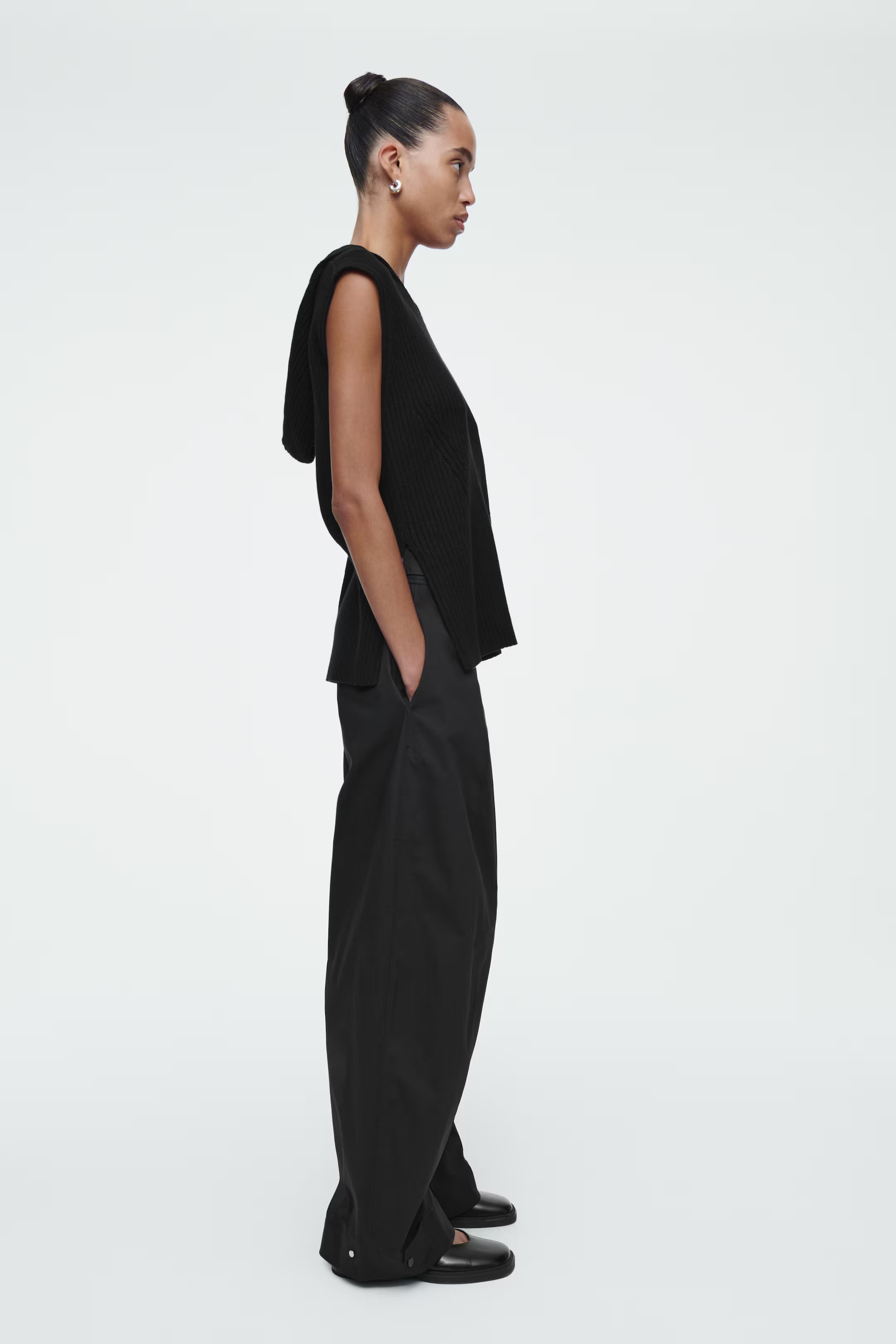 BARREL-LEG UTILITY TROUSERS - BLACK - Ladies | H&M GB | H&M (UK, MY, IN, SG, PH, TW, HK)