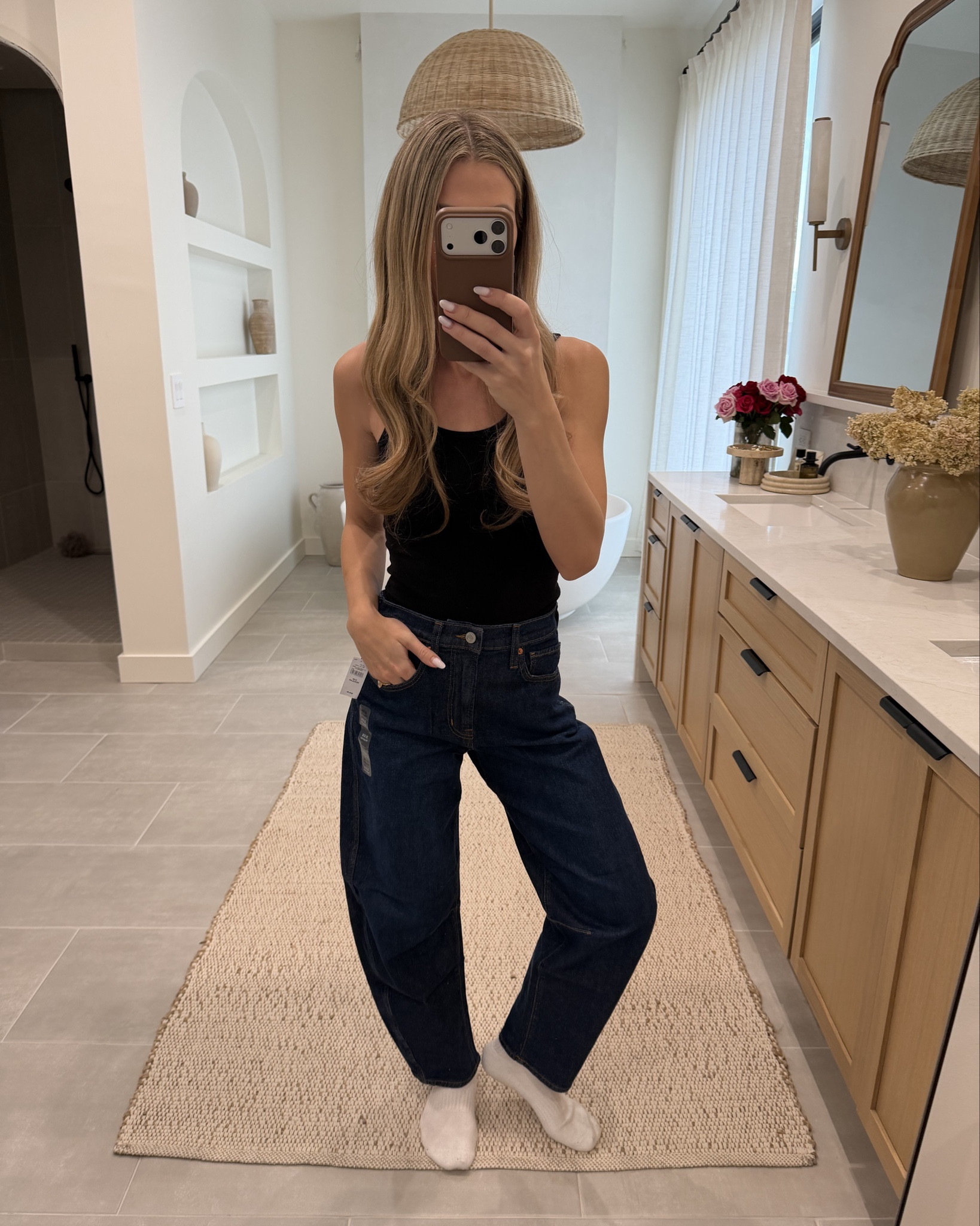 just got some new jeans from GAP and in love with these barrel jeans! Paid $32 for each and black ones are actually $24 now 😳

#LTKootd