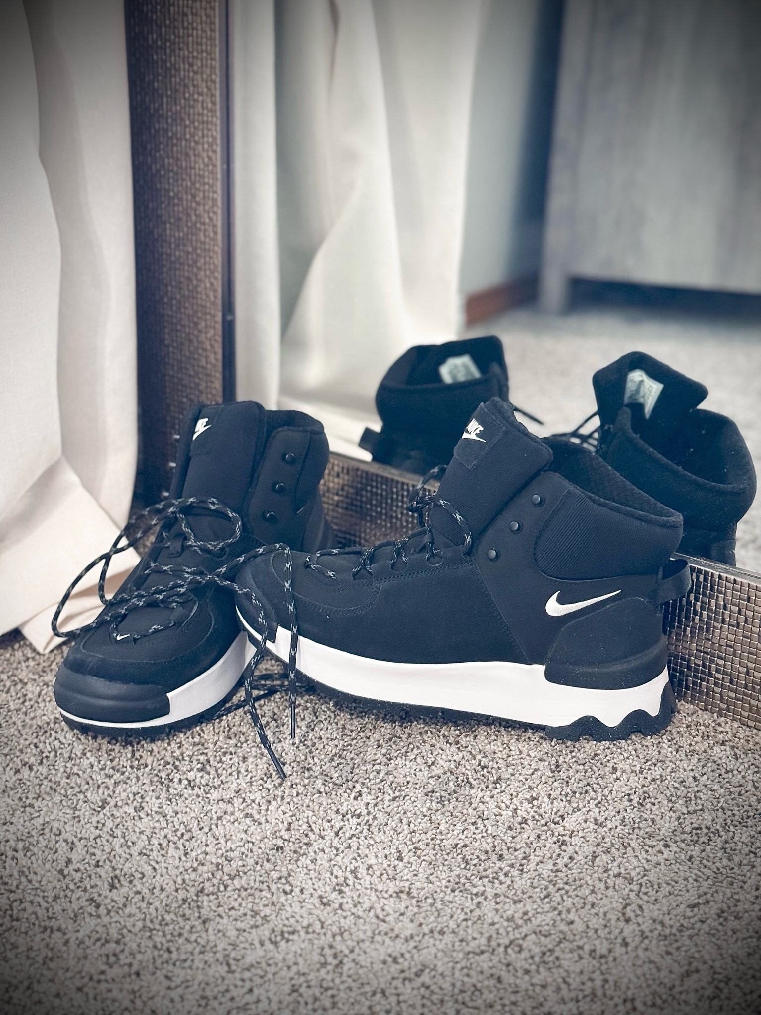 Nike boots for the win 🤌🏼✔️🤍 | women’s winter shoes | boots for her | sale finds | cozy casual and warm | winter style 

#newshoes #winter #boots #nikes #salefinds #currentfavorite

#LTKSeasonal #LTKshoecrush #LTKfindsunder100