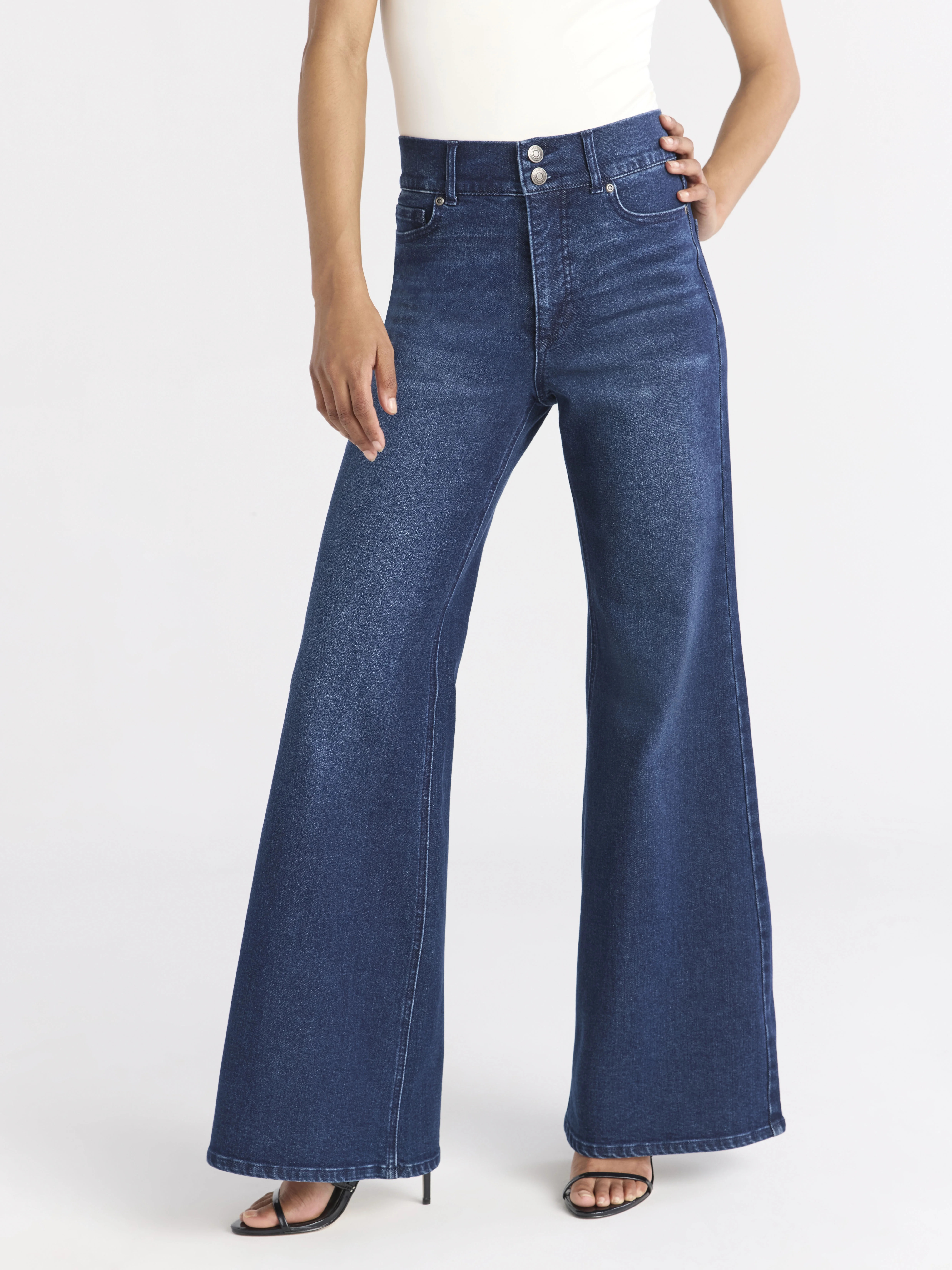Sofia by Sofia Vergara Women's and Women's Plus Margot Wide Leg High Rise Jeans, 30.5" and 32.5" ... | Walmart (US)