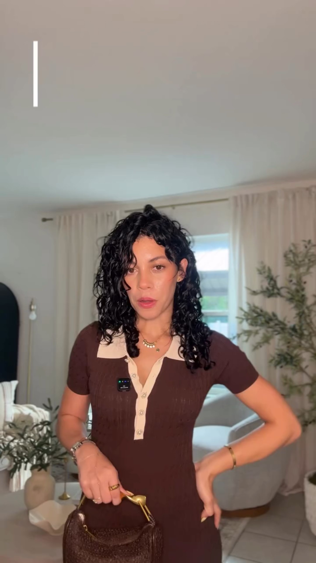 Este vestido lo ameee súper fresquito y queda hermoso en el cuerpo y este perfume de @ellisbrooklyn queen caramel el olor del otoño 🍂🥹 si quieres info de algo comenta LINK 🔗 

#commense #commensereview #petitefashionblogger #petitefashion #momoftwo #momfashiom