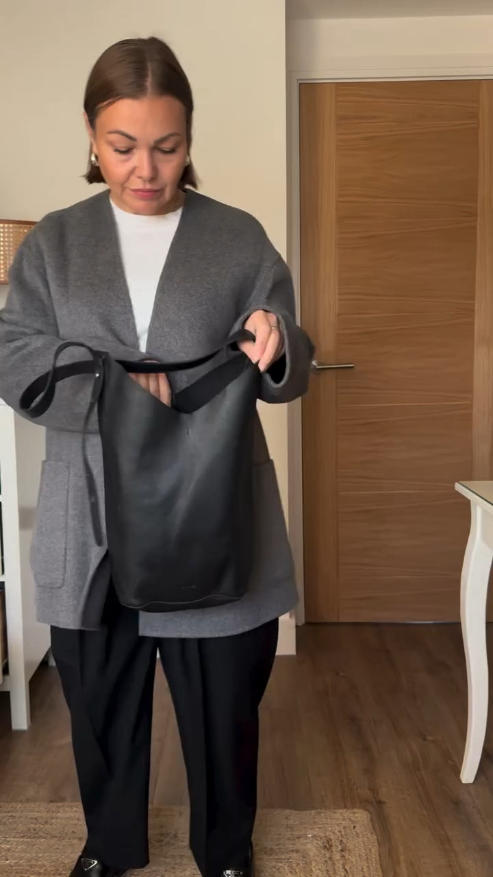 It’s the coat again and I’m not even sorry 😎
I’m wearing M in T-shirt, size 38 coat and size 40 trousers 

#midsizestyle #casualstyle #smartcasual #greyoutfit #capsulewardrobe #autumnstyle #autumnfashion #midsizefashion #discoverunder10k

#LTKmidsize #LTKautumn #LTKuk