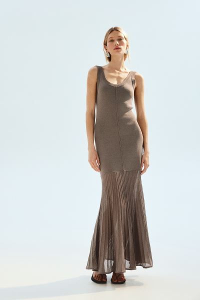 Fine-knit dress - Dark beige - Ladies | H&M GB | H&M (UK, MY, IN, SG, PH, TW, HK)