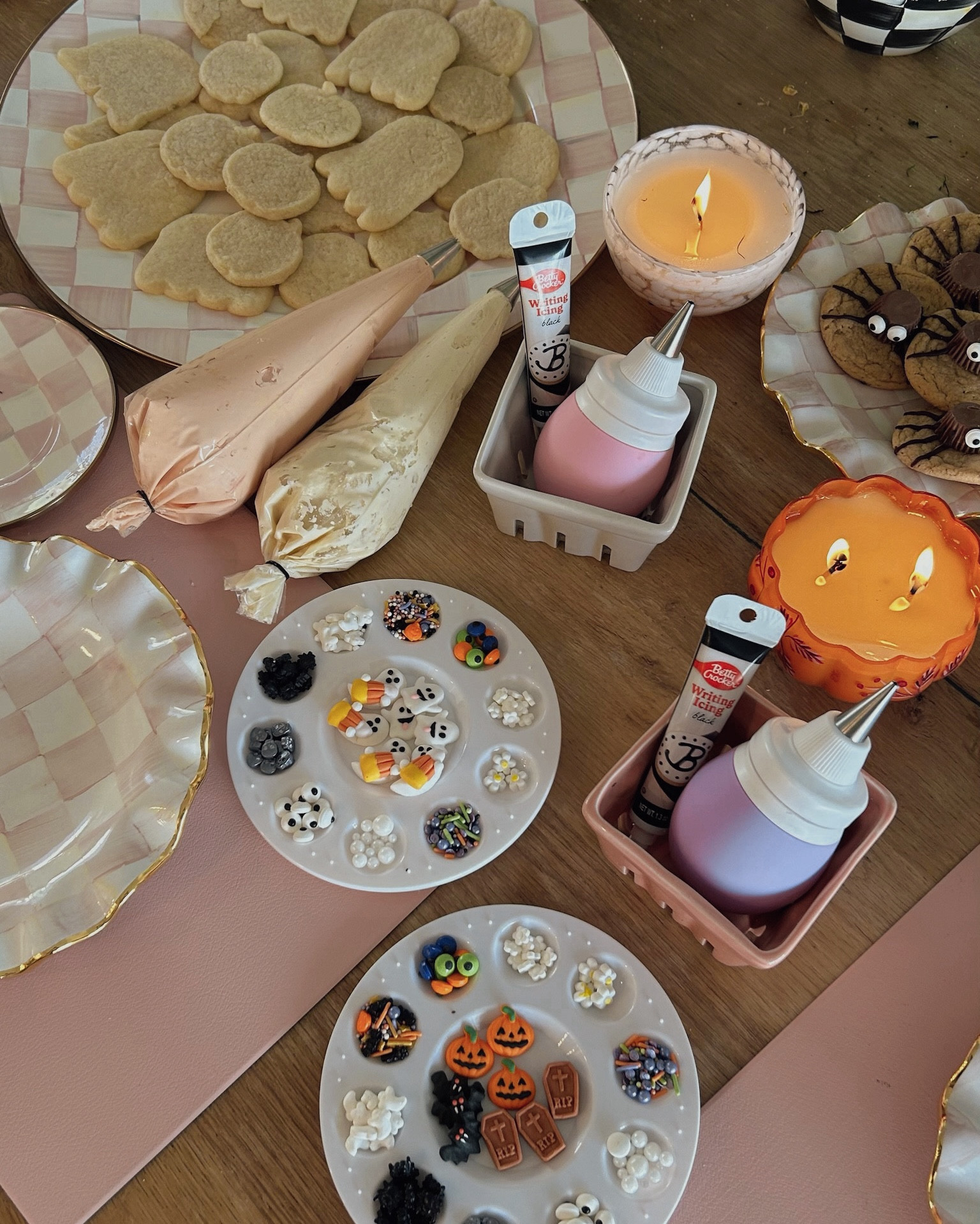 Halloween cookie decorating party!

Cookie decorating, halloween cookies, halloween cookie decorating, halloween treats, fall treats, halloween party ideas, halloween inspo, Halloween activities, halloween ideas, halloween decorations, halloween finds

#LTKHalloween #LTKParties #LTKFamily