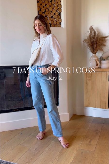 Day 2 of 7 days of Spring looks 
Size small in top 
Size 25 in denim 
Sandals fit tts 