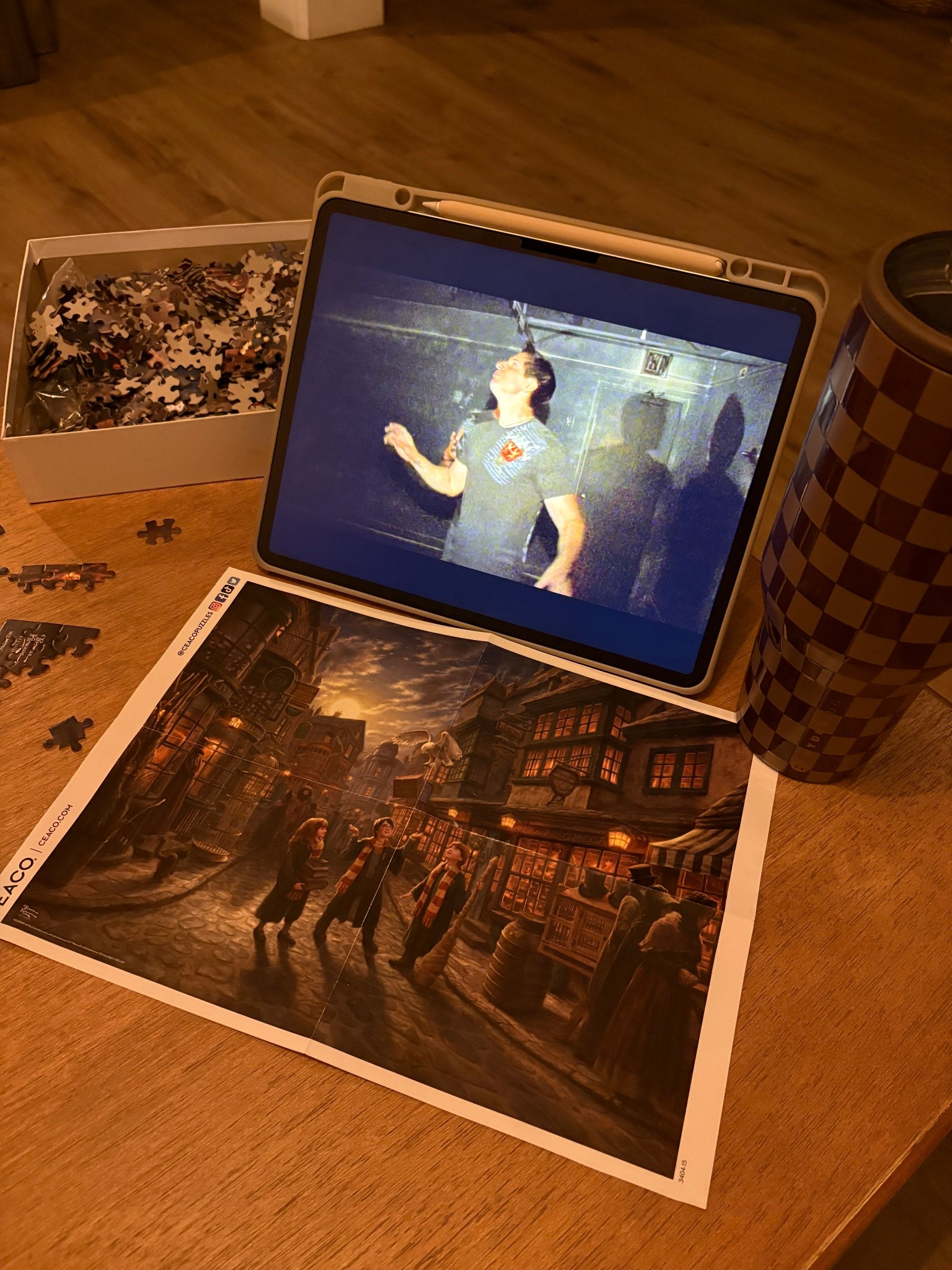 Late night activities🦇🕷️

#LTKHalloween #LTKHome #LTKSeasonal