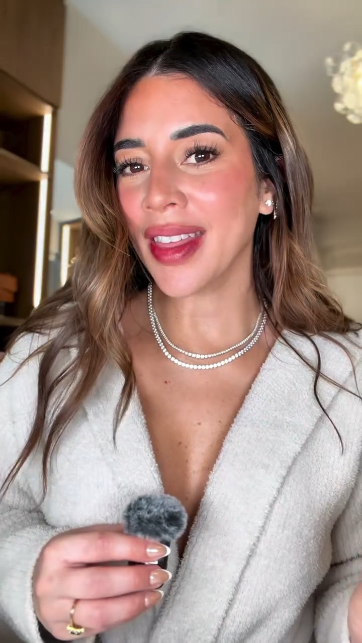 I swear this tennis necklace from @amazonfashion looks like real diamonds 💎 
Comment LINK 

#founditonamazon #AmazonFinds #TennisNecklace