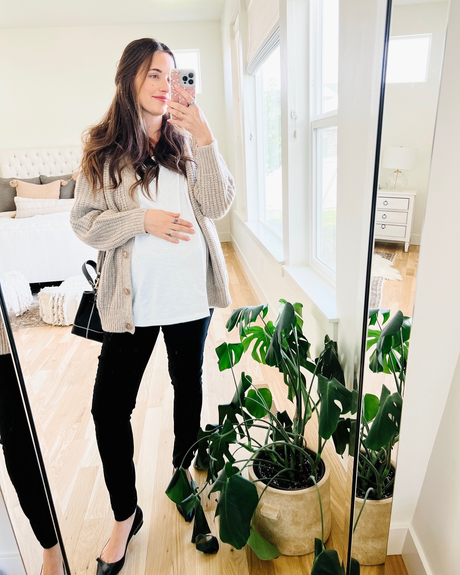 Last maternity outfit! Sized up on the tee for an oversized fit. Love this soft alpaca Jenni Kayne cardigan. Kept it classic with black jeans and black flats  

#LTKshoecrush #LTKbump #LTKstyletip