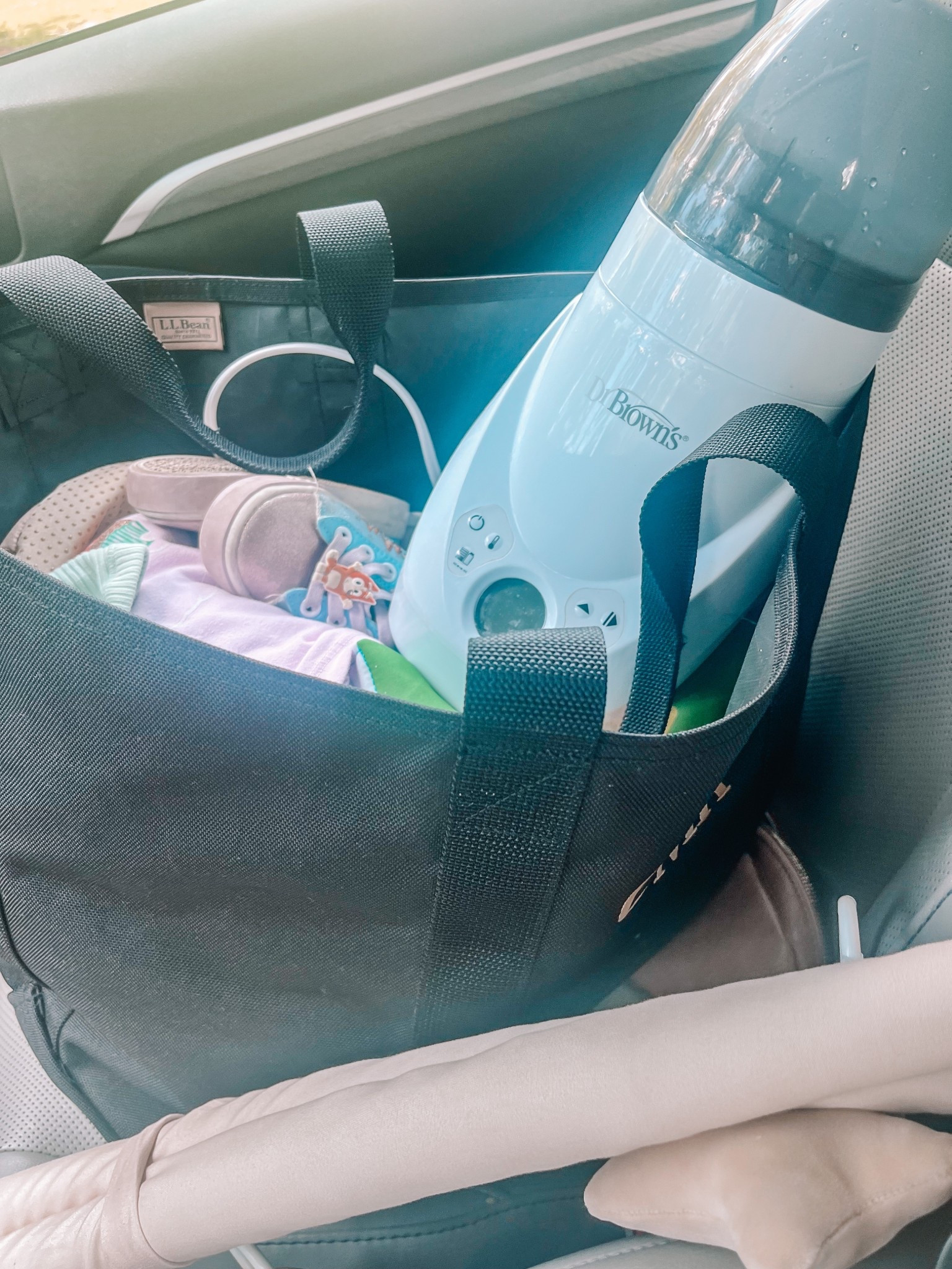 this is the tote EVERY mom needs. I have 2, the large and extra large, and love both. the large is pictured here and I have a baby play mat, diapers, wipes, bottle warner, tanning items, tons of clothes, toys for baby, snacks, everything. perfect for an overnight bag or trip to grandmas! 

bags. travel. tote. ll bean. mother’s day gift. traveler. for baby. mom needs. travel must have. packing tips  

#LTKFindsUnder100 #LTKFindsUnder50 #LTKTravel