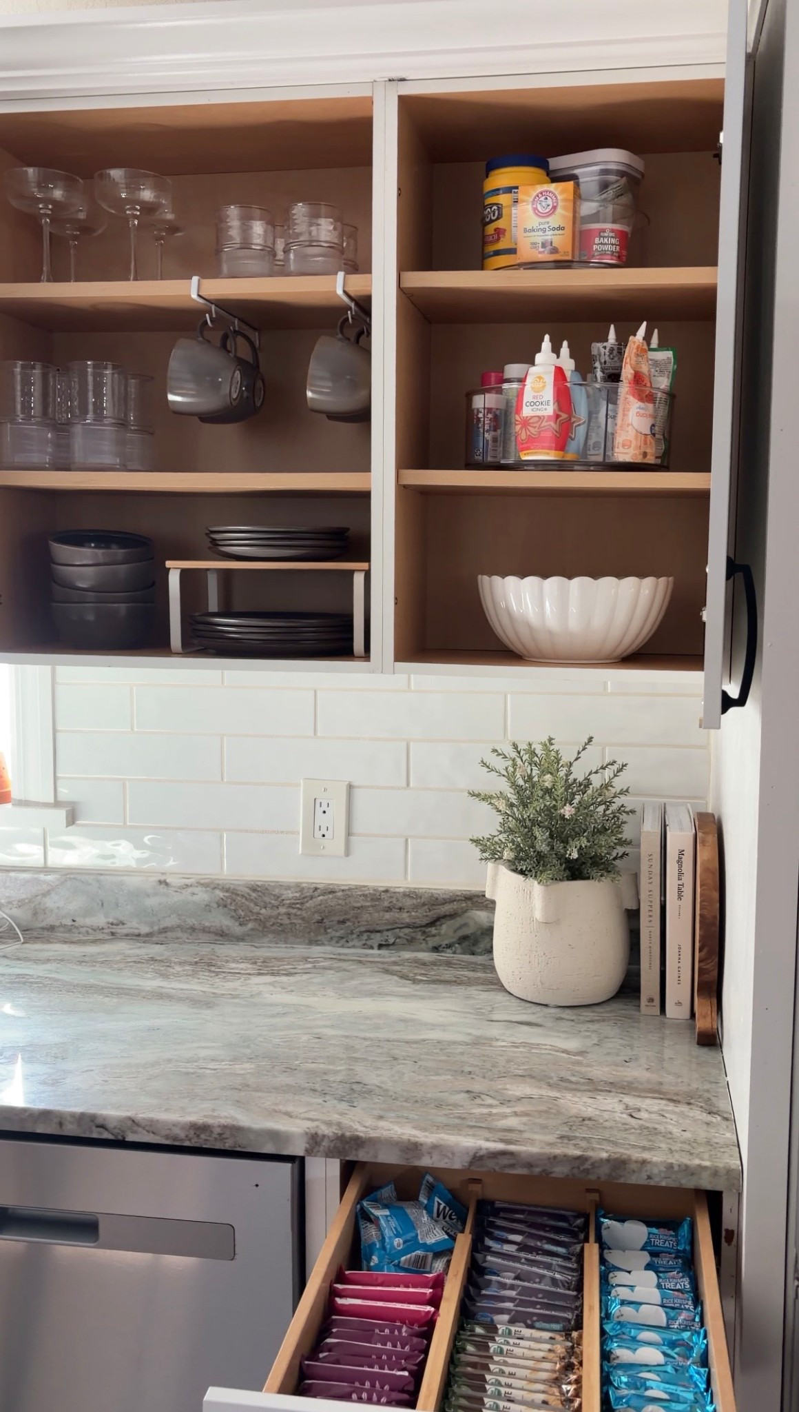 #AD Organization finds that don’t break the bank is a must! I found some great finds @Wayfair to keep my kitchen organized and I am loving how easy it is to navigate and keep clean 👏🏻🥰 see something you like? Mention ORGANIZE to get sent all the details 🫶🏻

#wayfairpartner
#wayfair
#springcleaning

#LTKHome #LTKdayinmylife #LTKmomlife