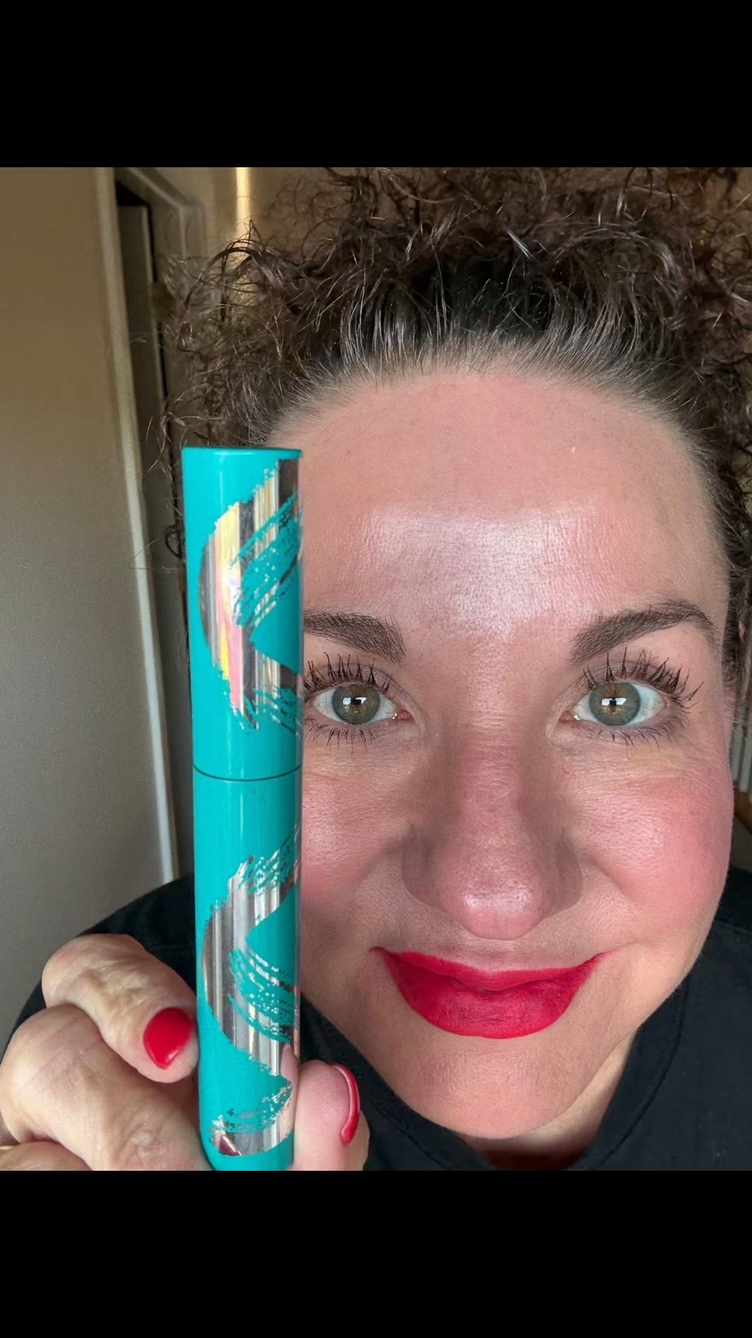 Thrive mascara is my favorite — and it makes the perfect Christmas gift for any beauty lover! 🎁✨ It lifts, lengthens, and lasts all day. Trust me, this one belongs under the tree.


#ThriveMascara #ChristmasGiftIdeas #HolidayBeauty #CleanBeauty #MakeupFavorites #ElegantLivingStyle #GiftGuide2025 #BeautyMustHaves #StockingStuffer

#LTKHoliday #LTKBeauty