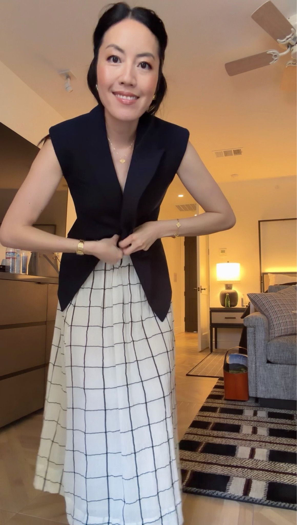 Mid week OOTD - shop my look here.

#classicstyle
#longskirt
#vesttop
#longskirt
#OOTD

#LTKootd #LTKgrwm #LTKWorkwear