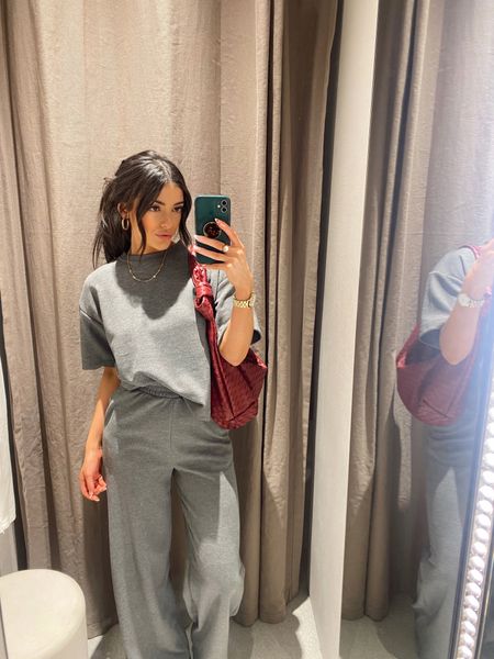 Zara co ord: 

Top 5039/309
Trousers 5039/310



#LTKfindsunder50 #LTKworkwear #LTKfindsunder100