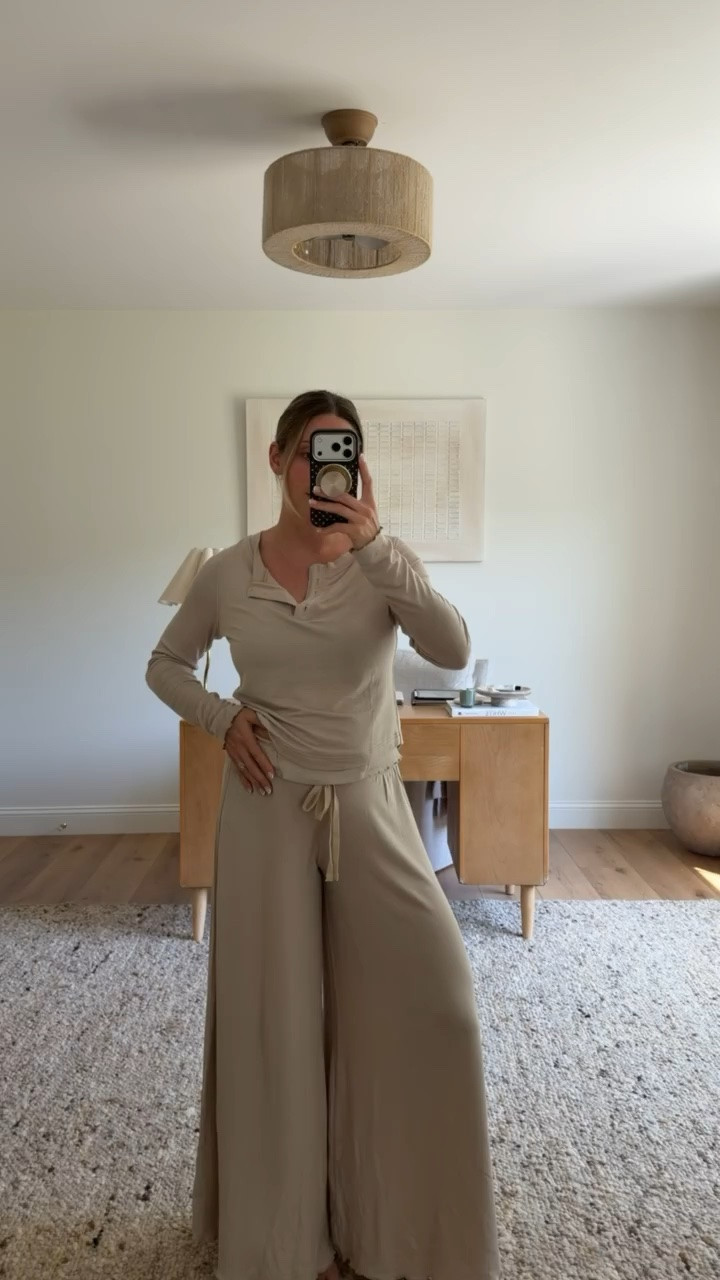 These pants are phenomenal & i wish i could wear them everyday lol

The material is so dreamy 🫶🏼

Mom life, loungewear, weekend outfit inspo, active mom, comfy clothes

#LTKActive #LTKmomlife #LTKgrwm