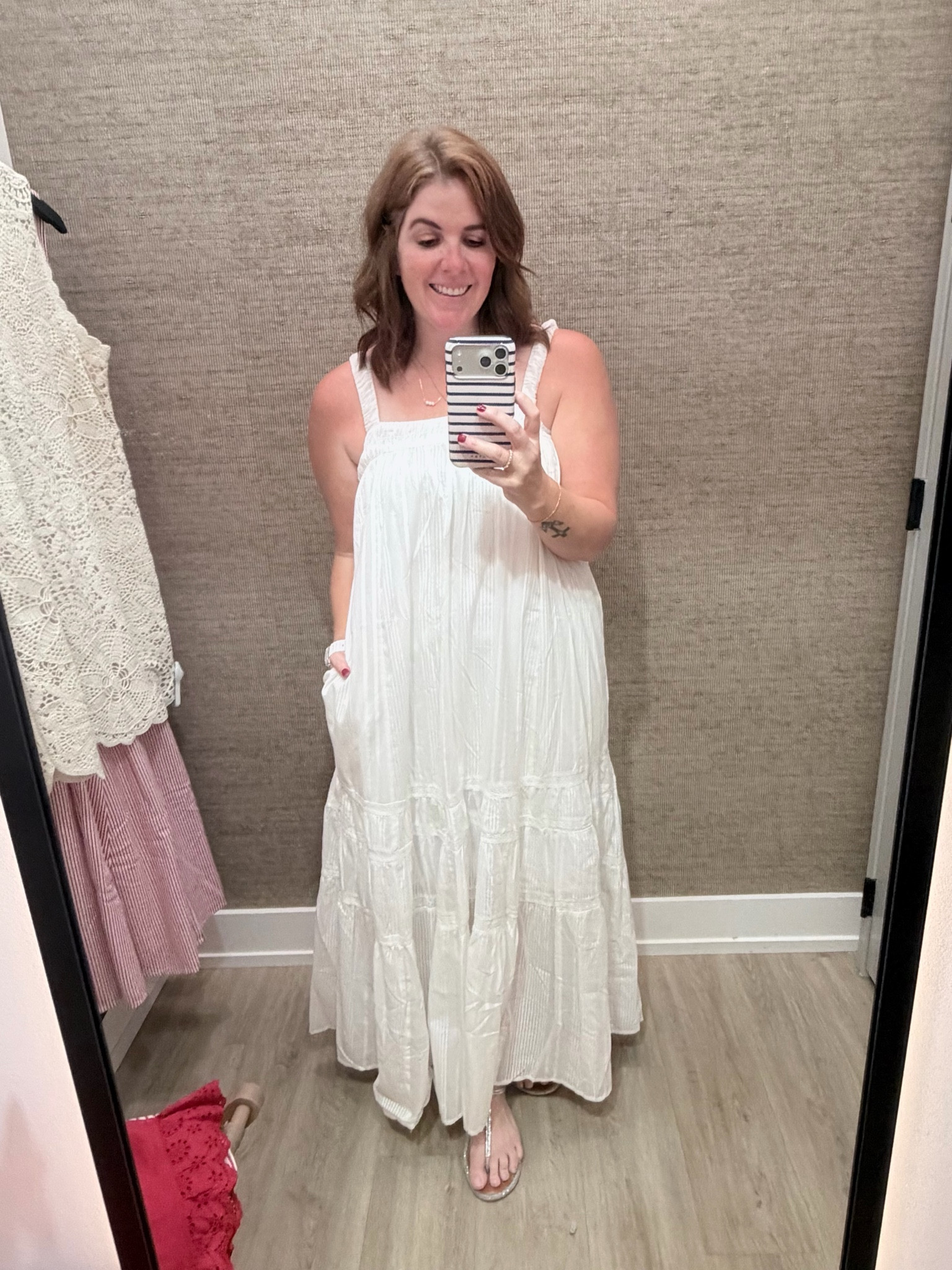 LTK x Abercrombie Sale! 

A white maxi dress is a must have for summer! It can take you from the beach to the office, depending on how you style it! The dress runs TTS (I’m in a medium) and you get 20% off through the LTK App!

#LTKxAbercrombie #LTKSaleAlert
