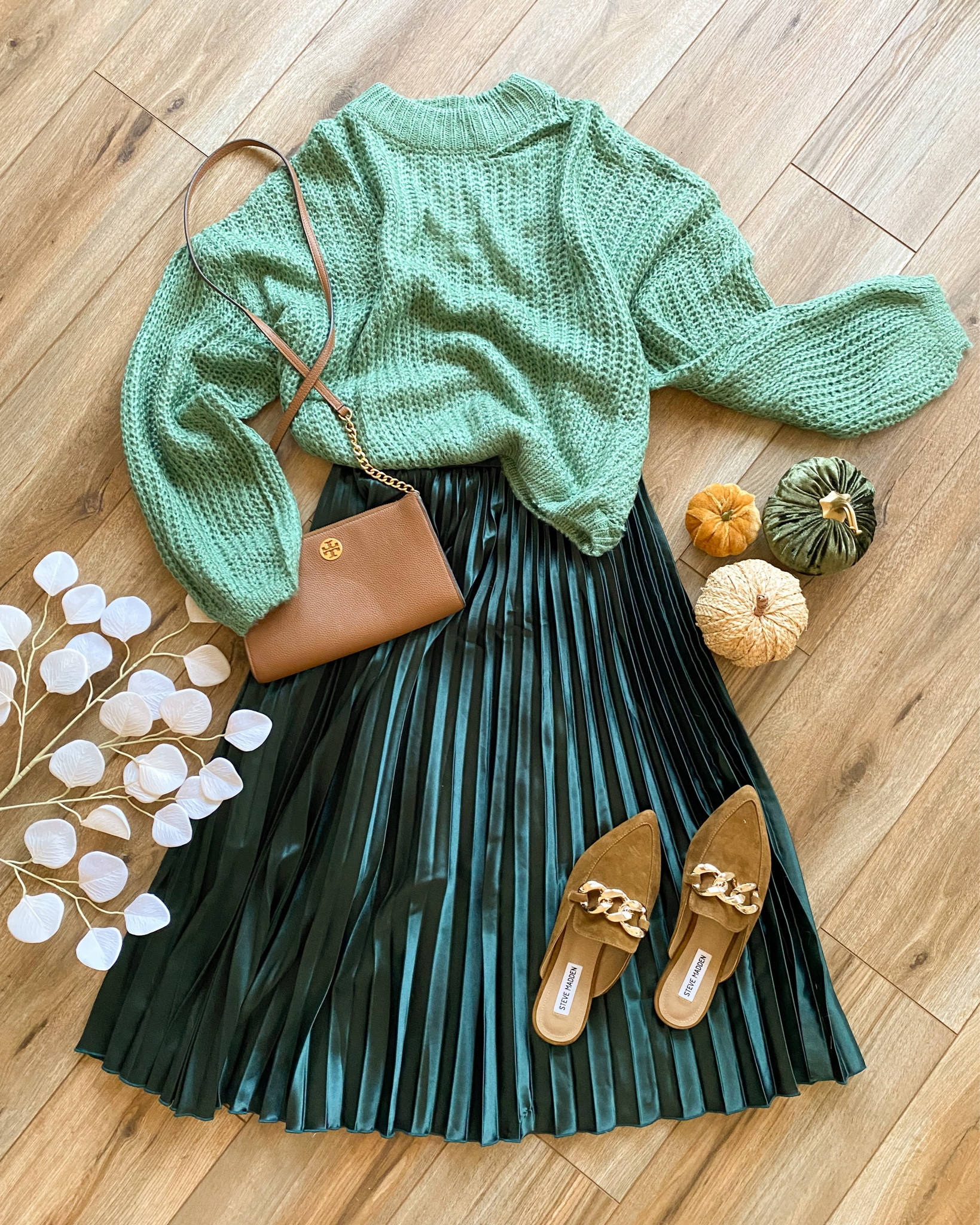 Amazon fashion. Green satin midi skirt. 

#LTKCon #LTKSeasonal #LTKsalealert