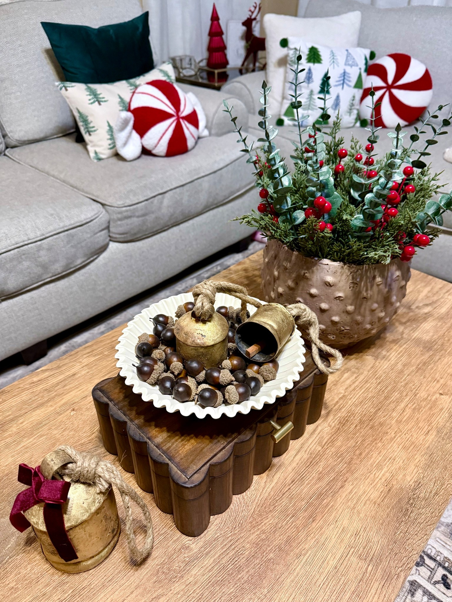 My Christmas coffee table decorations. 



#christmasdecor #holidaydecor #coffeetable #gifts #homegifts 


#LTKHome #LTKCyberWeek #LTKSeasonal #LTKHoliday