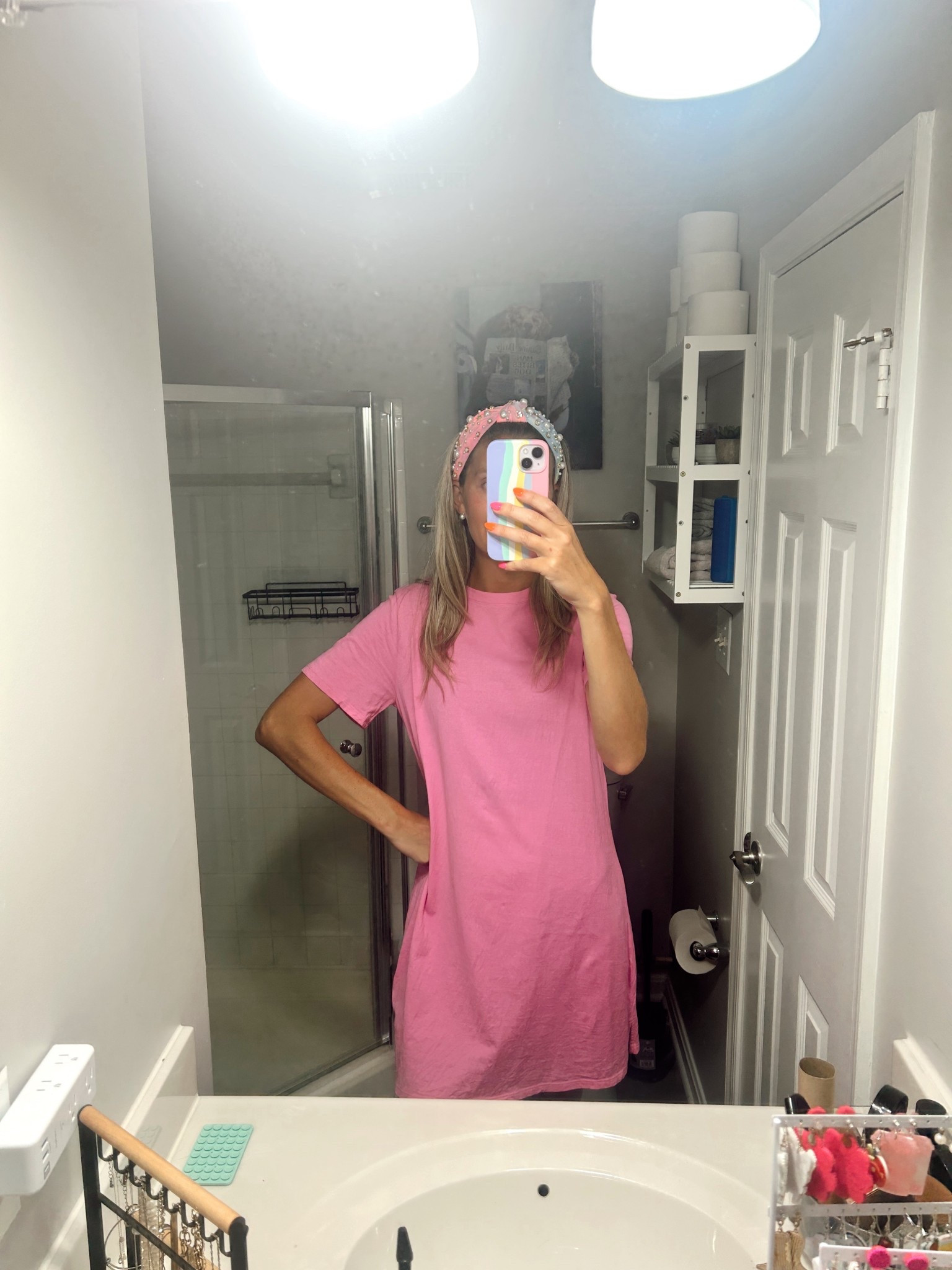 Casual dress / t shirt dress /teacher dress

My favorite dress from Old Navy!! I have it in four colors😍 I’m wearing my normal size medium!

#LTKU #LTKSaleAlert